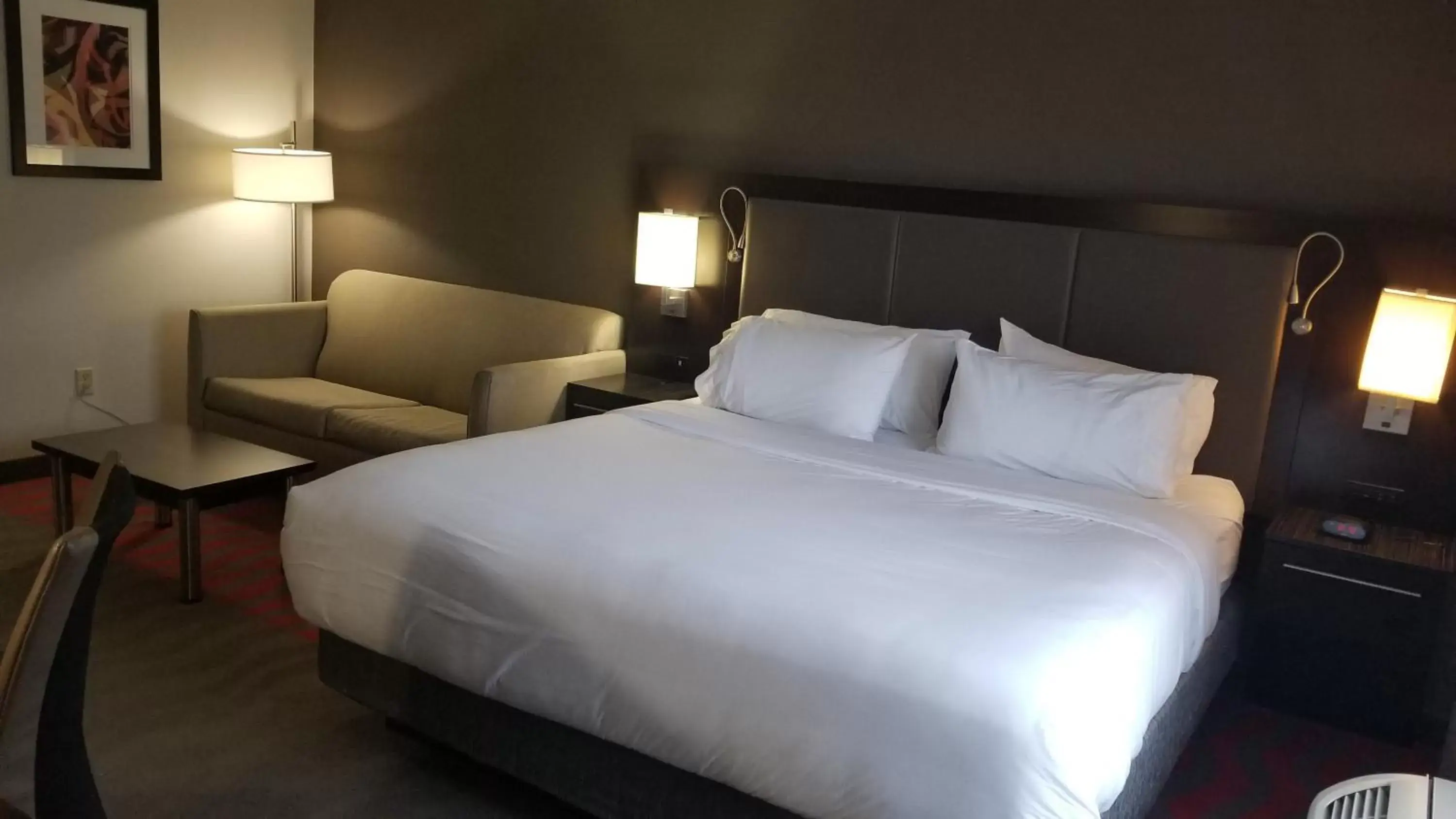 Bedroom, Bed in Holiday Inn Express Hotel & Suites Columbus Southeast Groveport, an IHG Hotel