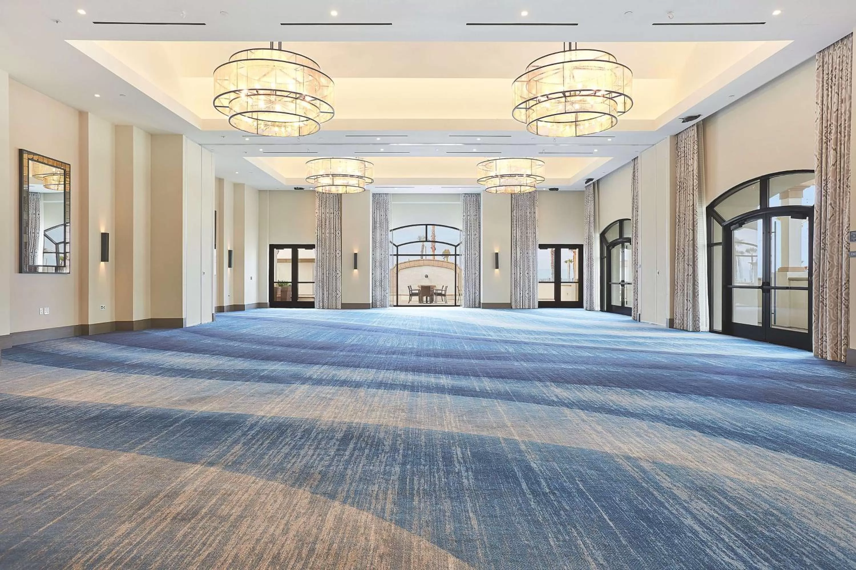 Meeting/conference room in The Waterfront Beach Resort, A Hilton Hotel