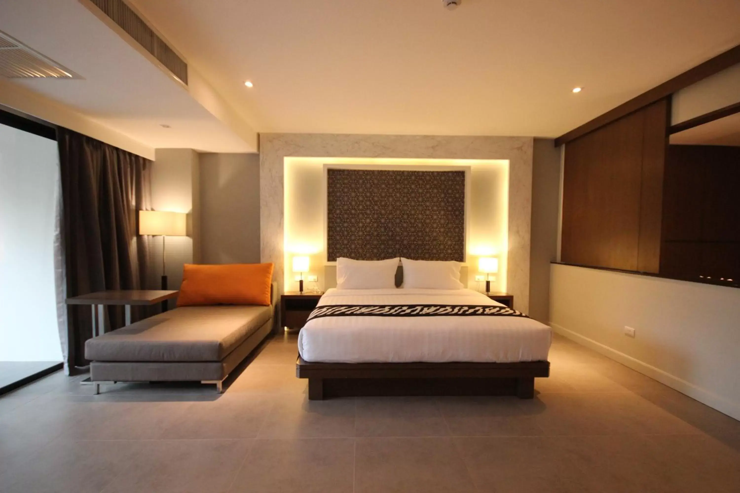 Bed in Season Five Hotel Bed in Season Five Hotel