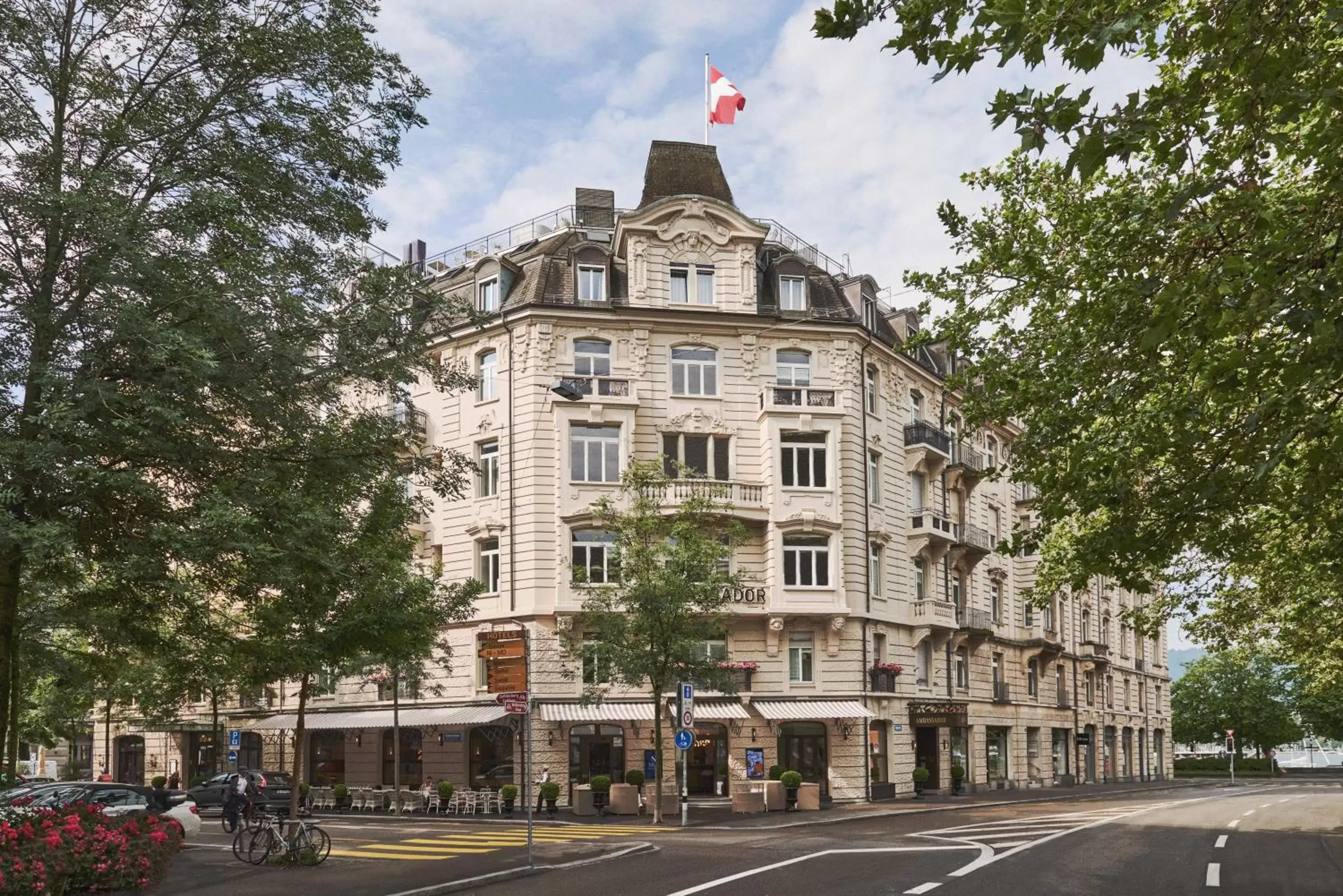Property Building in Small Luxury Hotel Ambassador Zurich