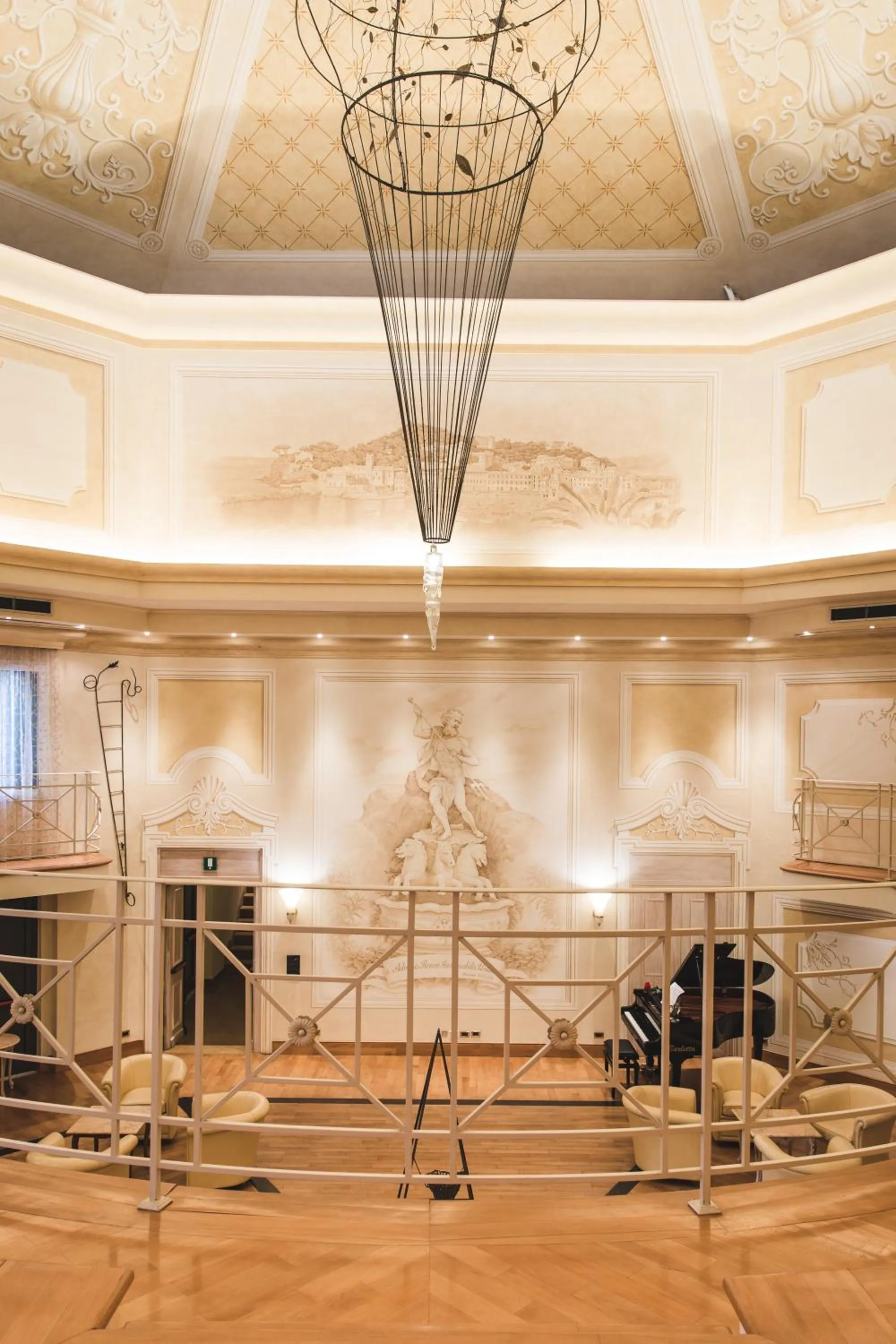 Restaurant/places to eat in Suite Hotel Nettuno