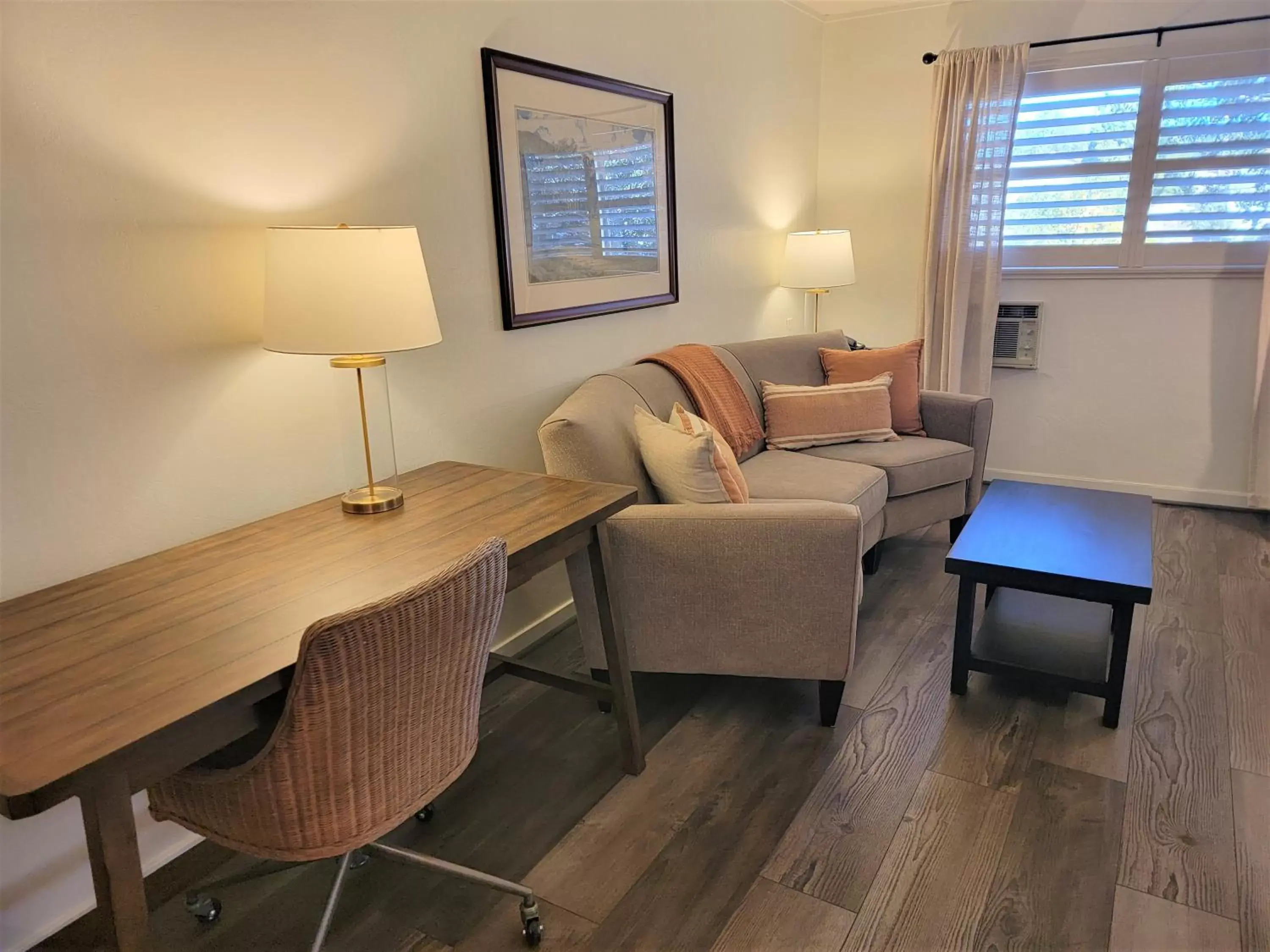 Living room, Seating Area in El Pueblo Inn