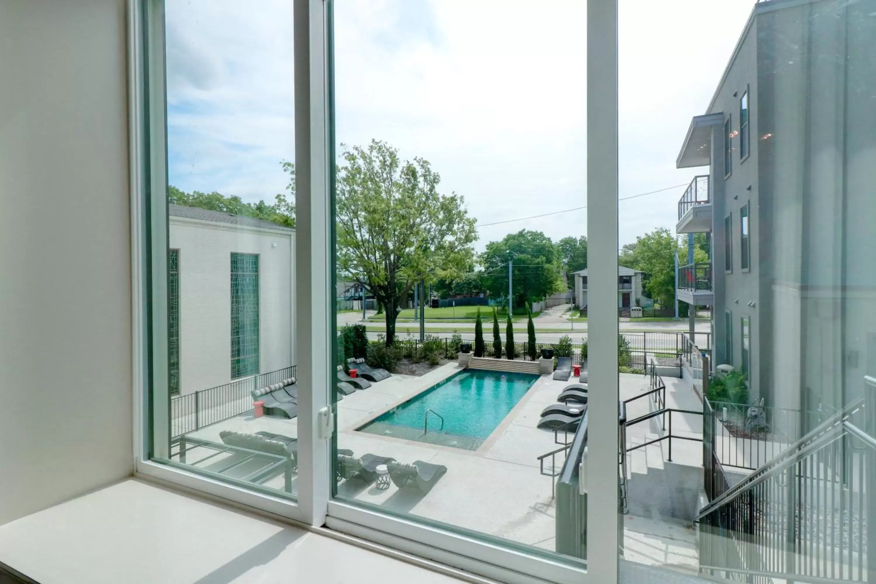 View (from property/room), Swimming Pool in The Bishop Arts Hotel By Bluelofts