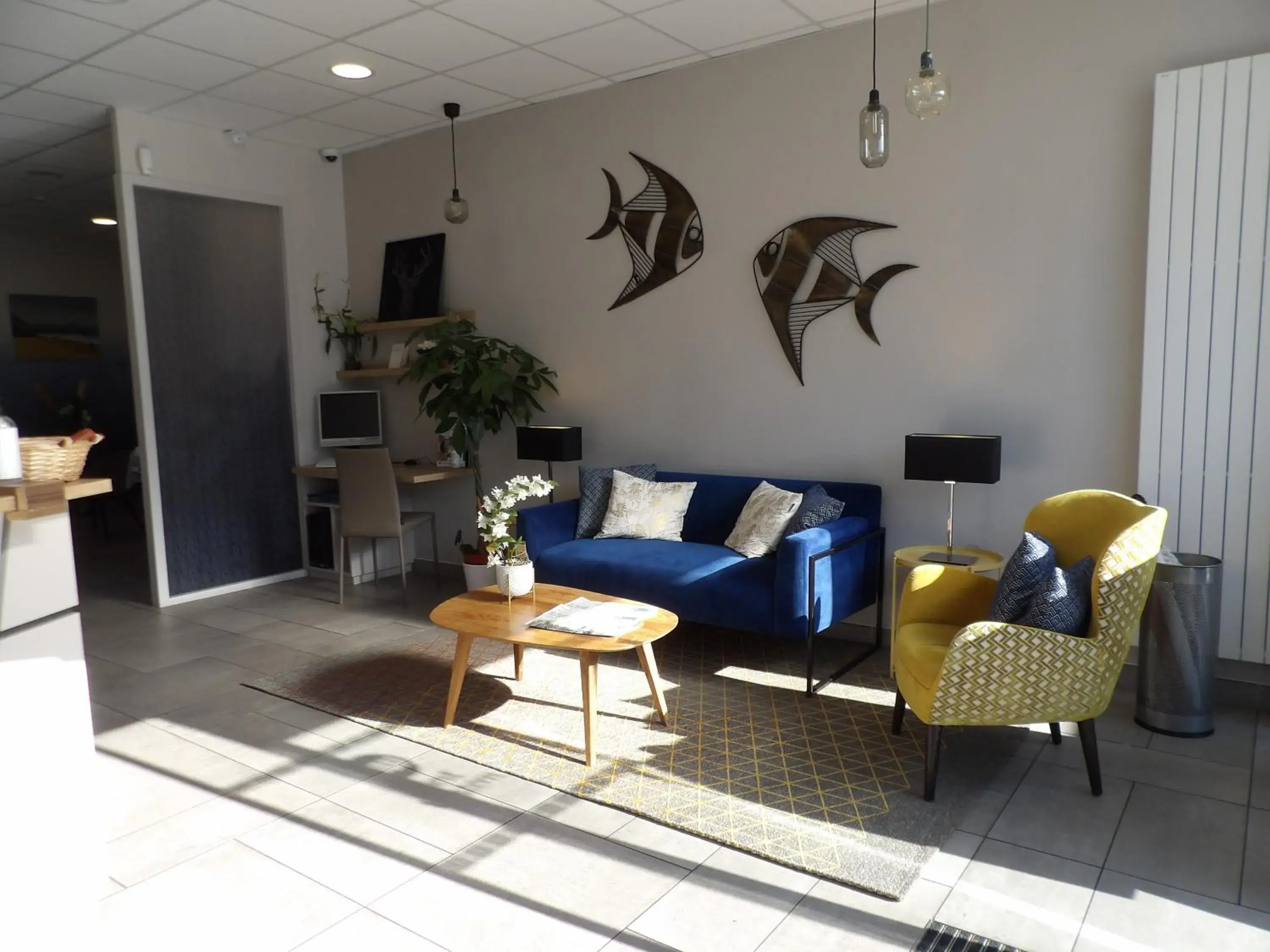 Lobby or reception, Seating Area in Best Western Le Duguesclin