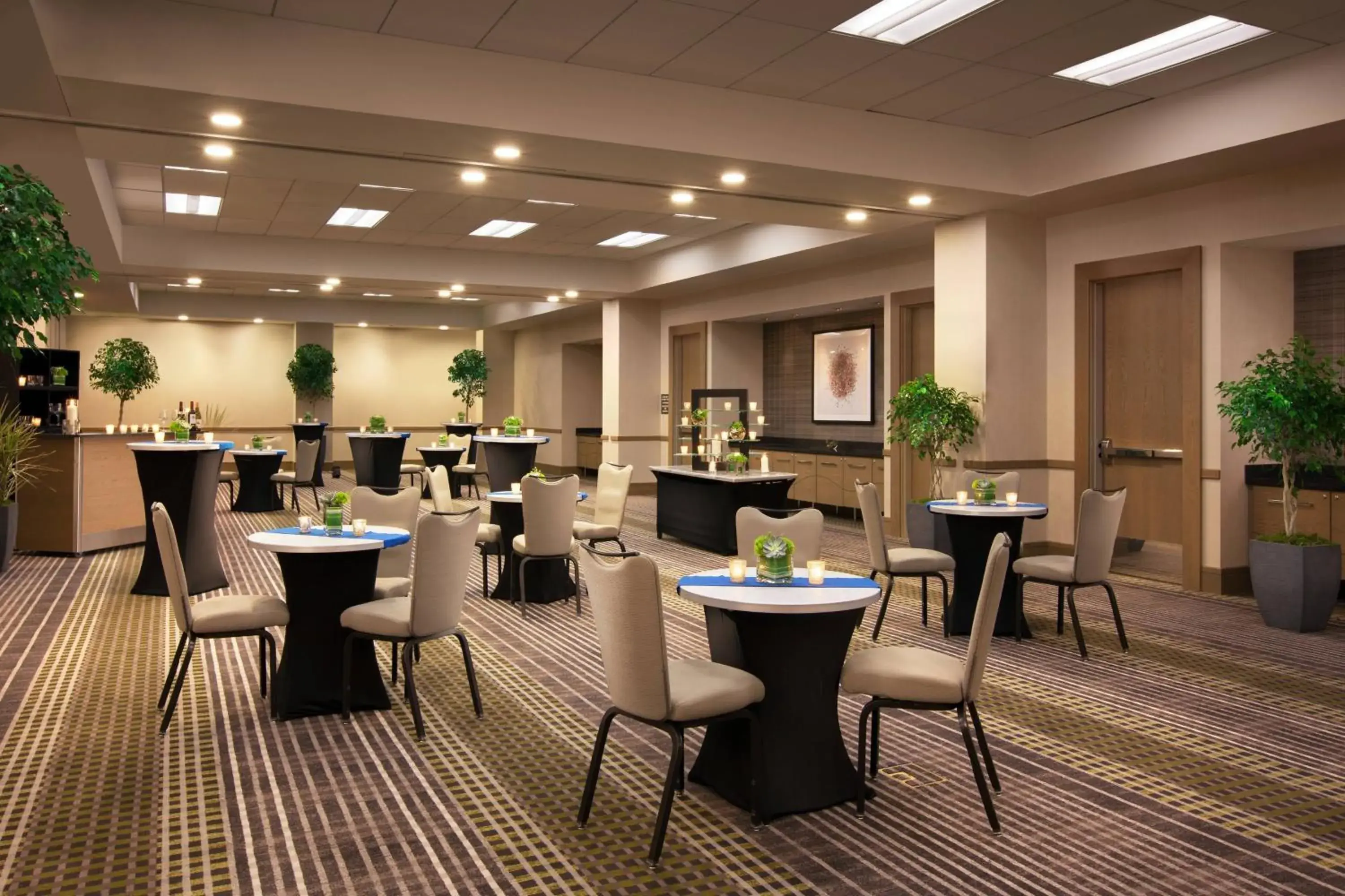 Meeting/conference room, Restaurant/Places to Eat in The Westin Austin Downtown