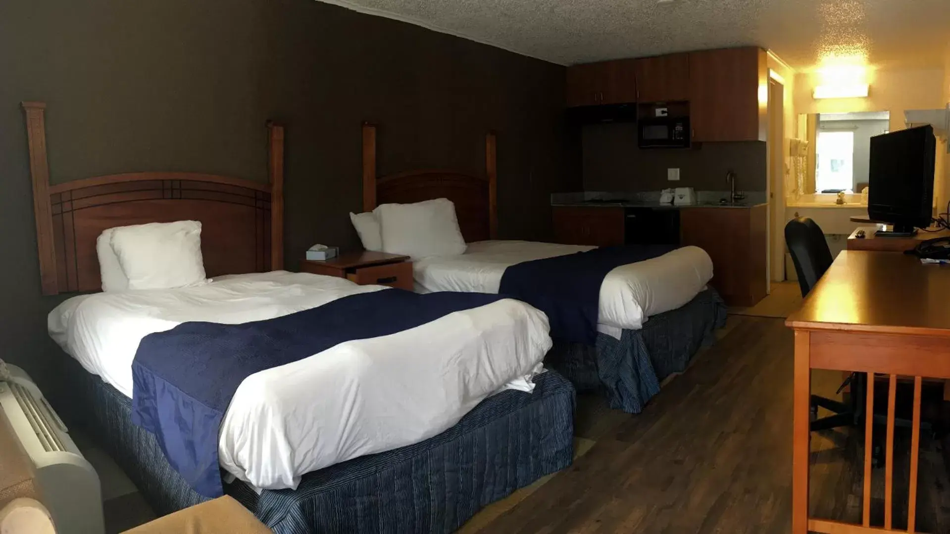 Photo of the whole room, Bed in Americas Best Value Inn & Suites Jackson