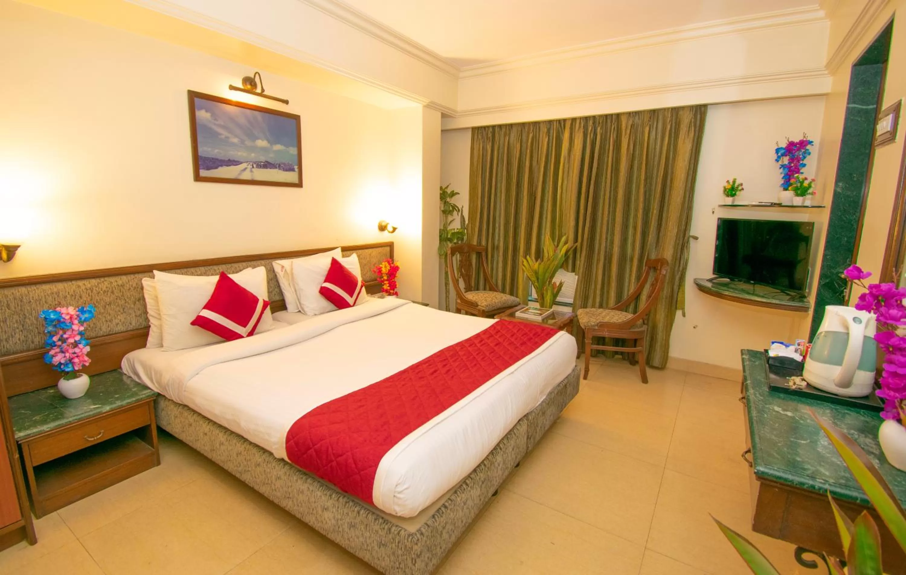 Photo of the whole room, Bed in Octave Bund Garden