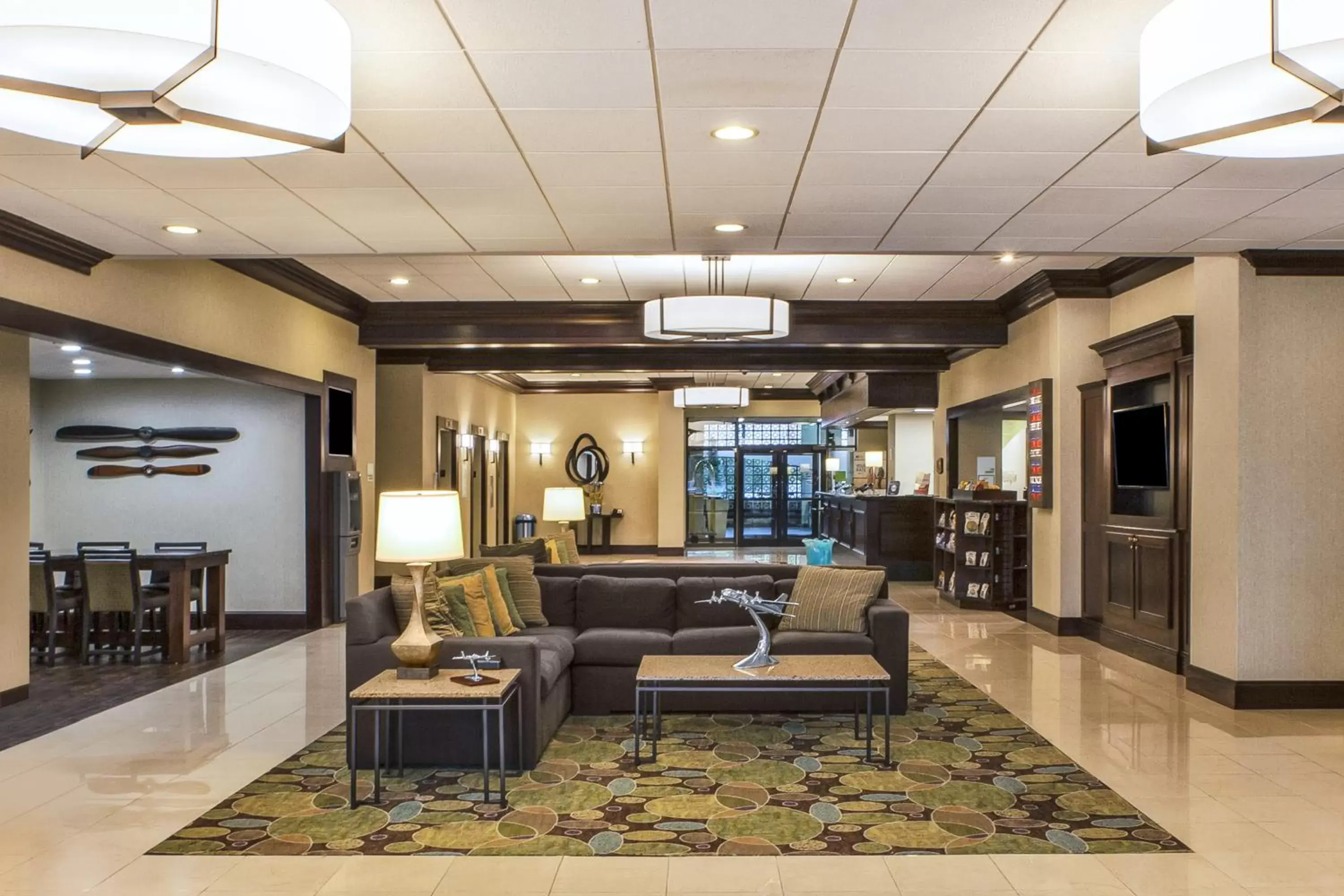 Lobby or reception, Lobby/Reception in Holiday Inn National Airport/Crystal City, an IHG Hotel