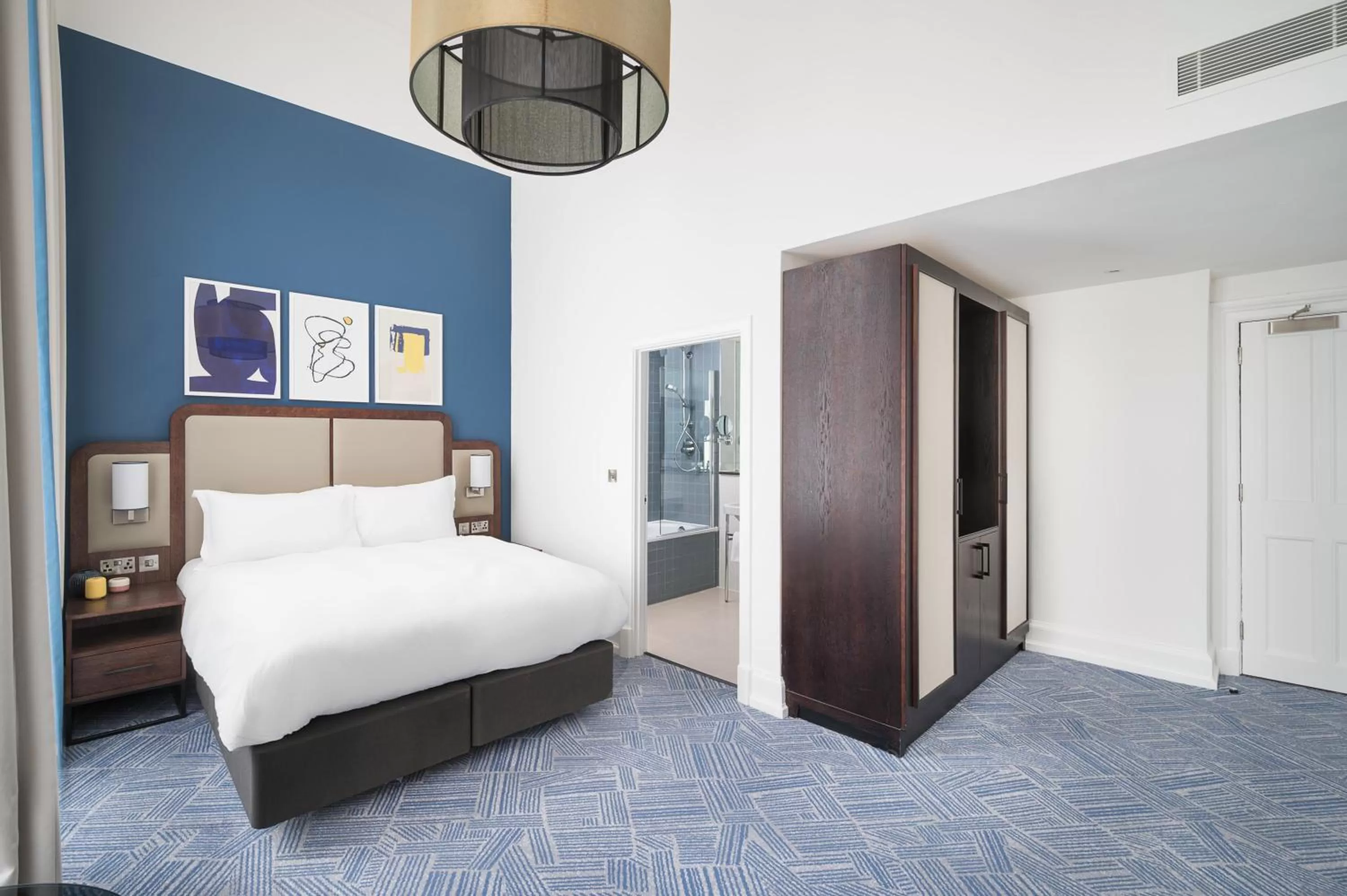 Photo of the whole room, Bed in voco Grand Central Glasgow by IHG