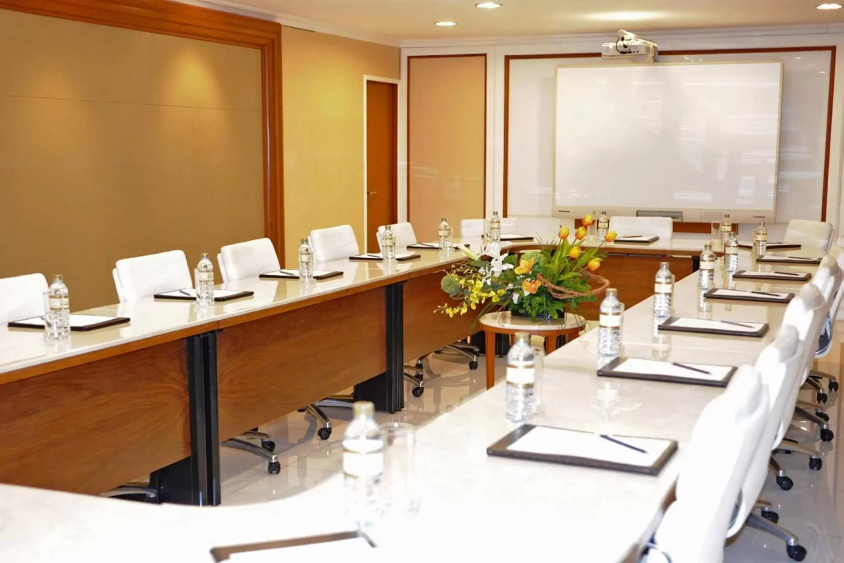 Meeting/conference room, Restaurant/Places to Eat in Nasa Bangkok (SHA Plus)