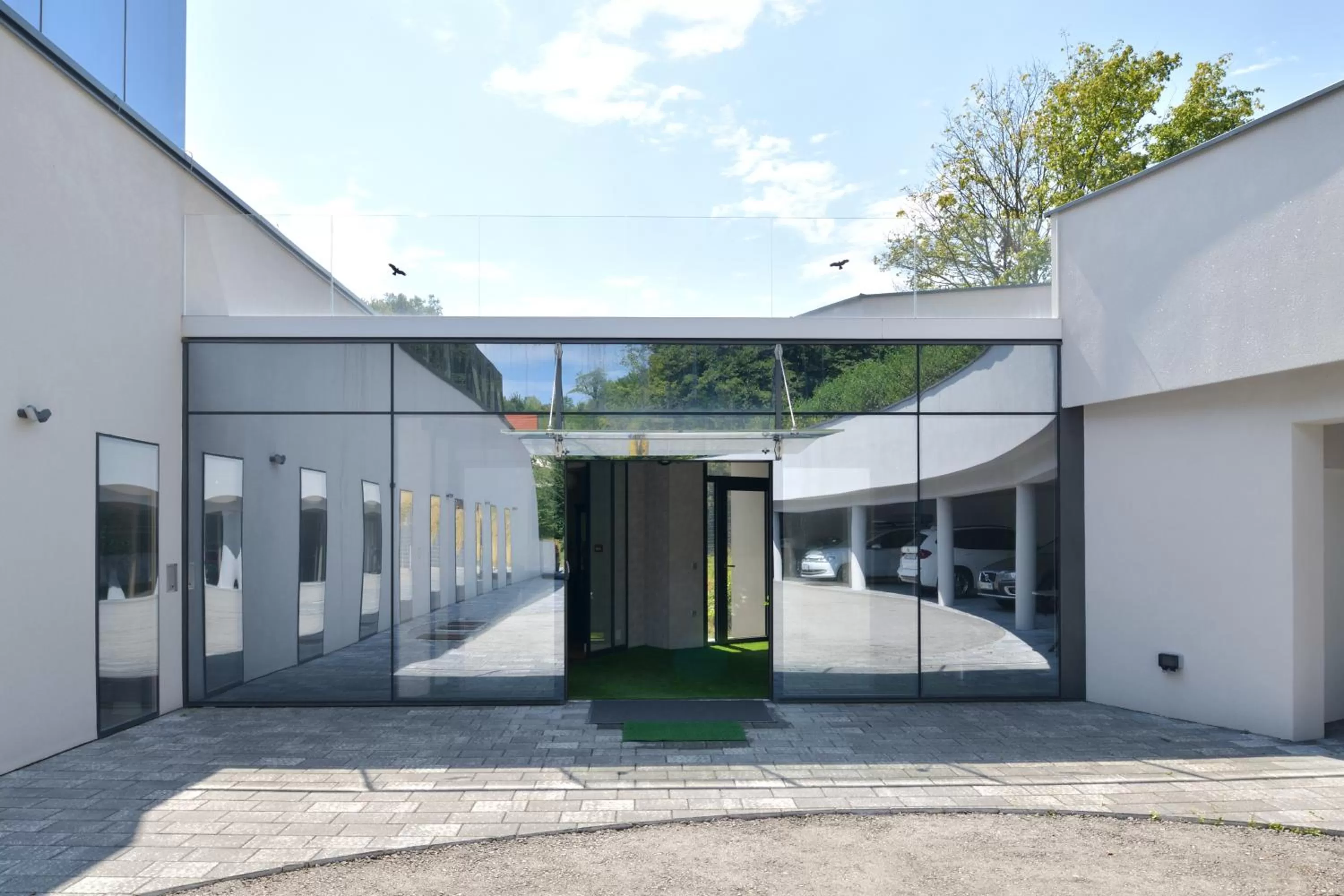 Facade/entrance in TI Hotel