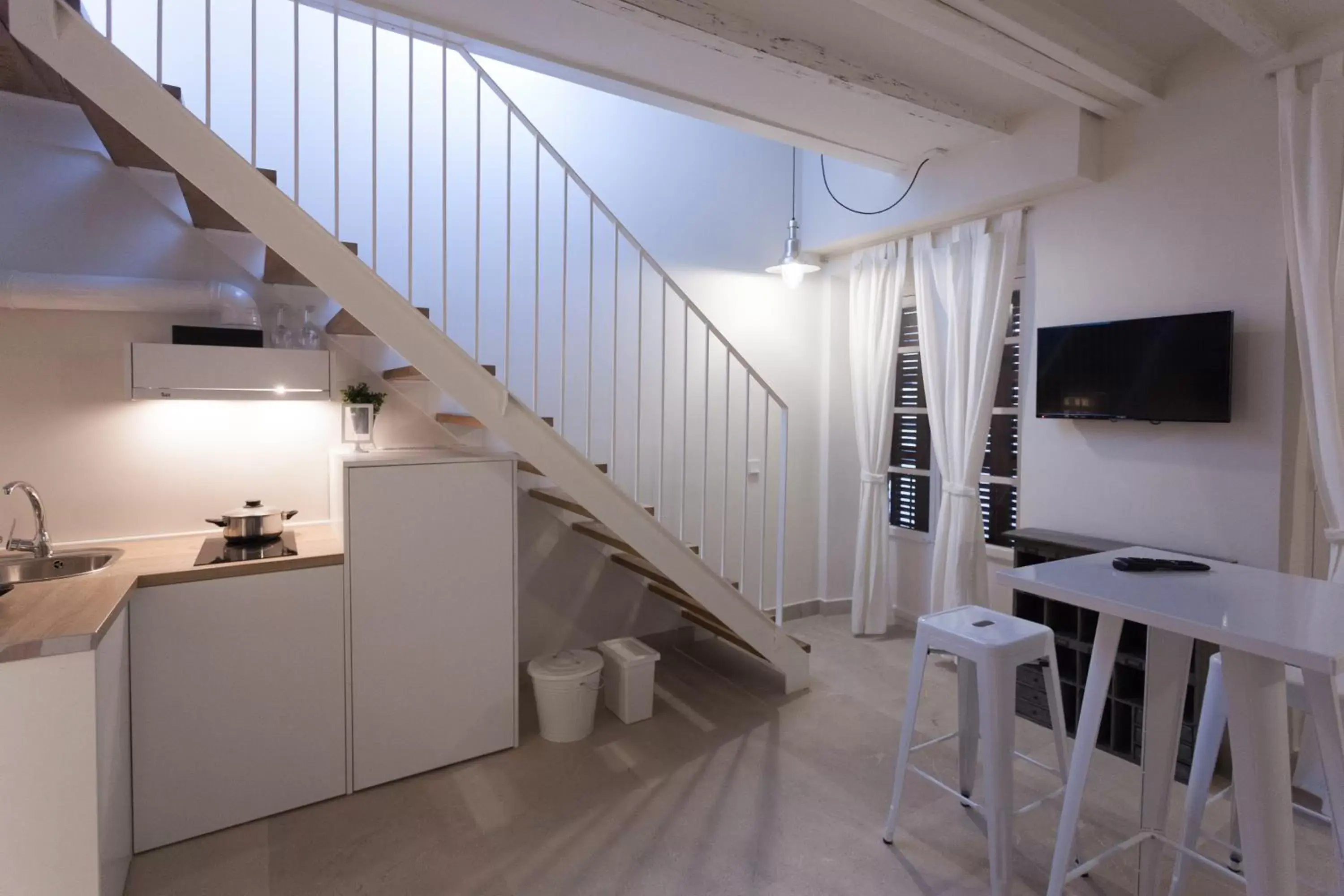 Dining area, Kitchen/Kitchenette in Can Savella - Turismo de Interior