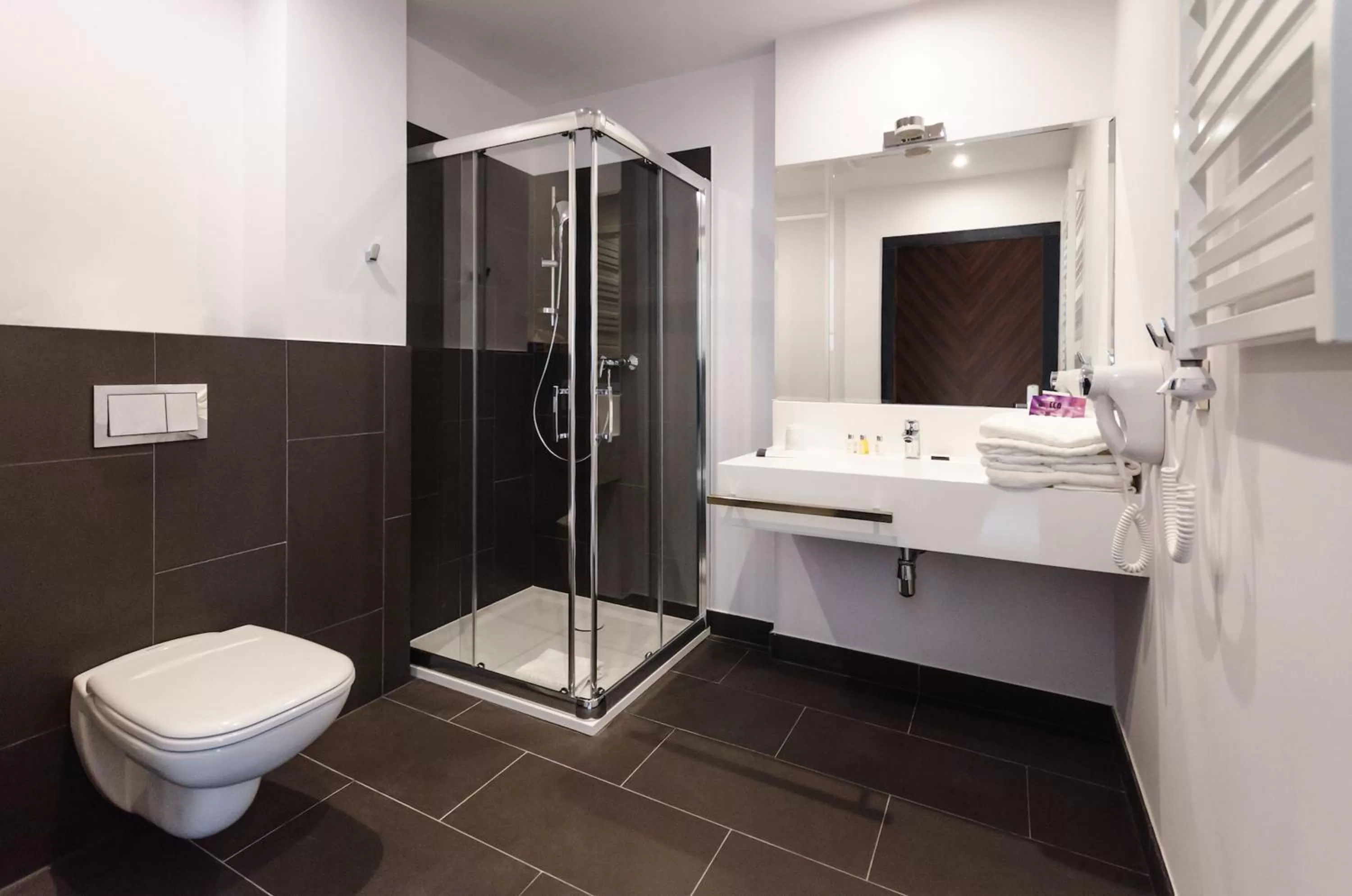 Shower in Diune Resort by Zdrojowa