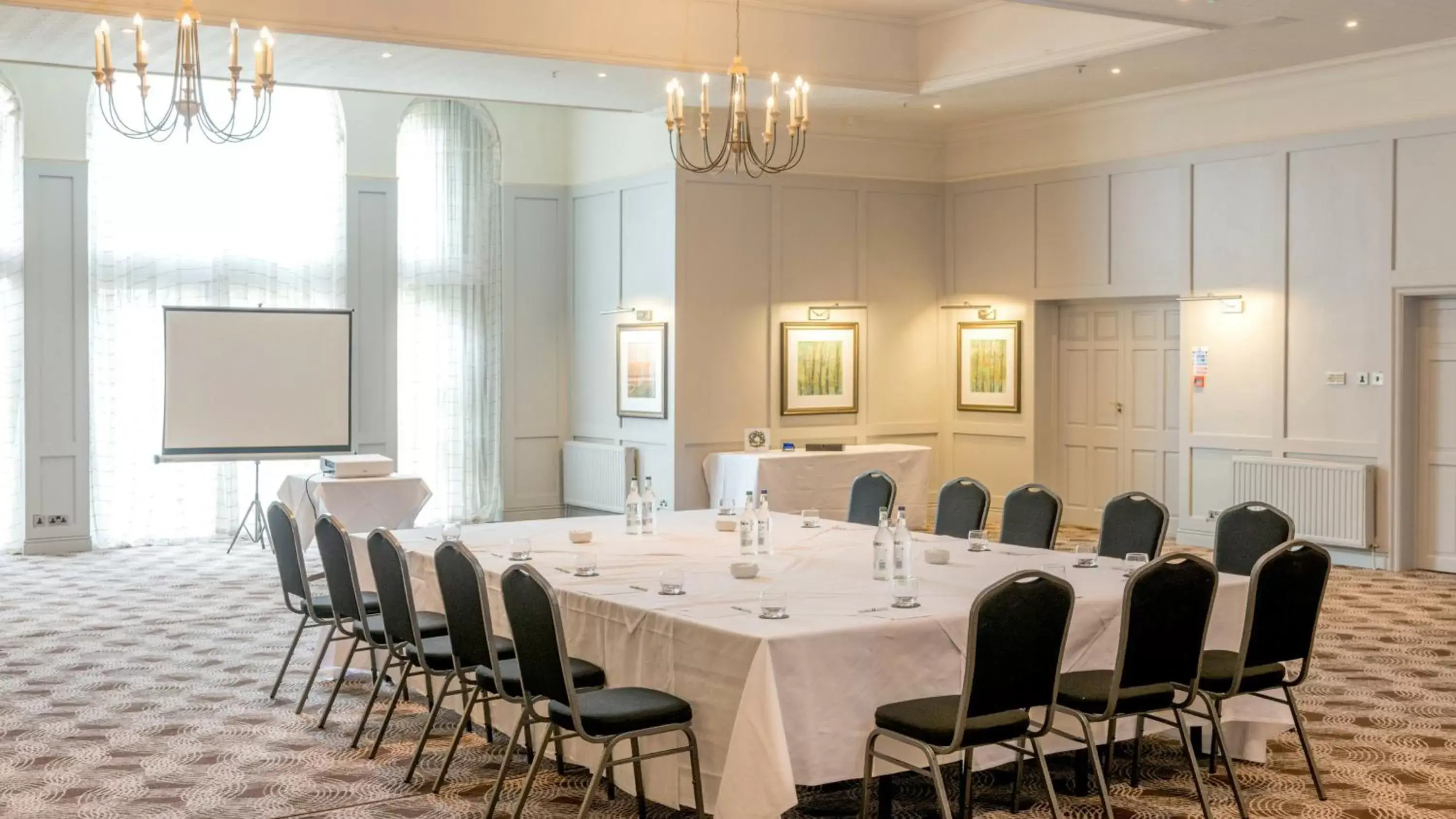 Meeting/conference room in Holiday Inn Milton Keynes East M1 Junc 14, an IHG Hotel