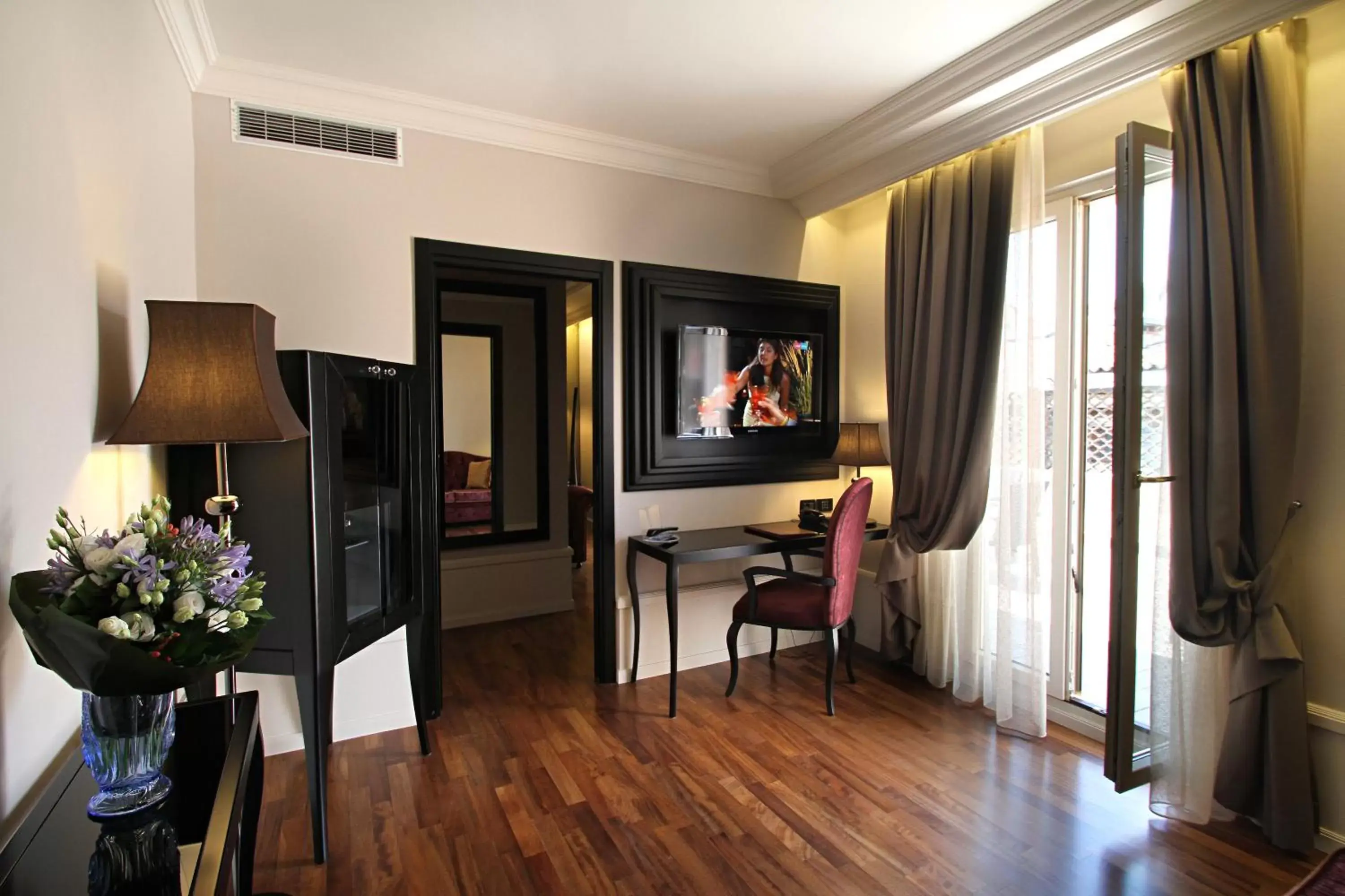 Photo of the whole room, TV/Entertainment Center in Hotel Milano & SPA***S