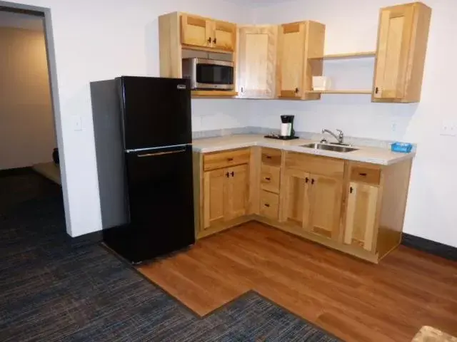 Kitchen or kitchenette, Kitchen/Kitchenette in Super 8 by Wyndham Bemidji MN