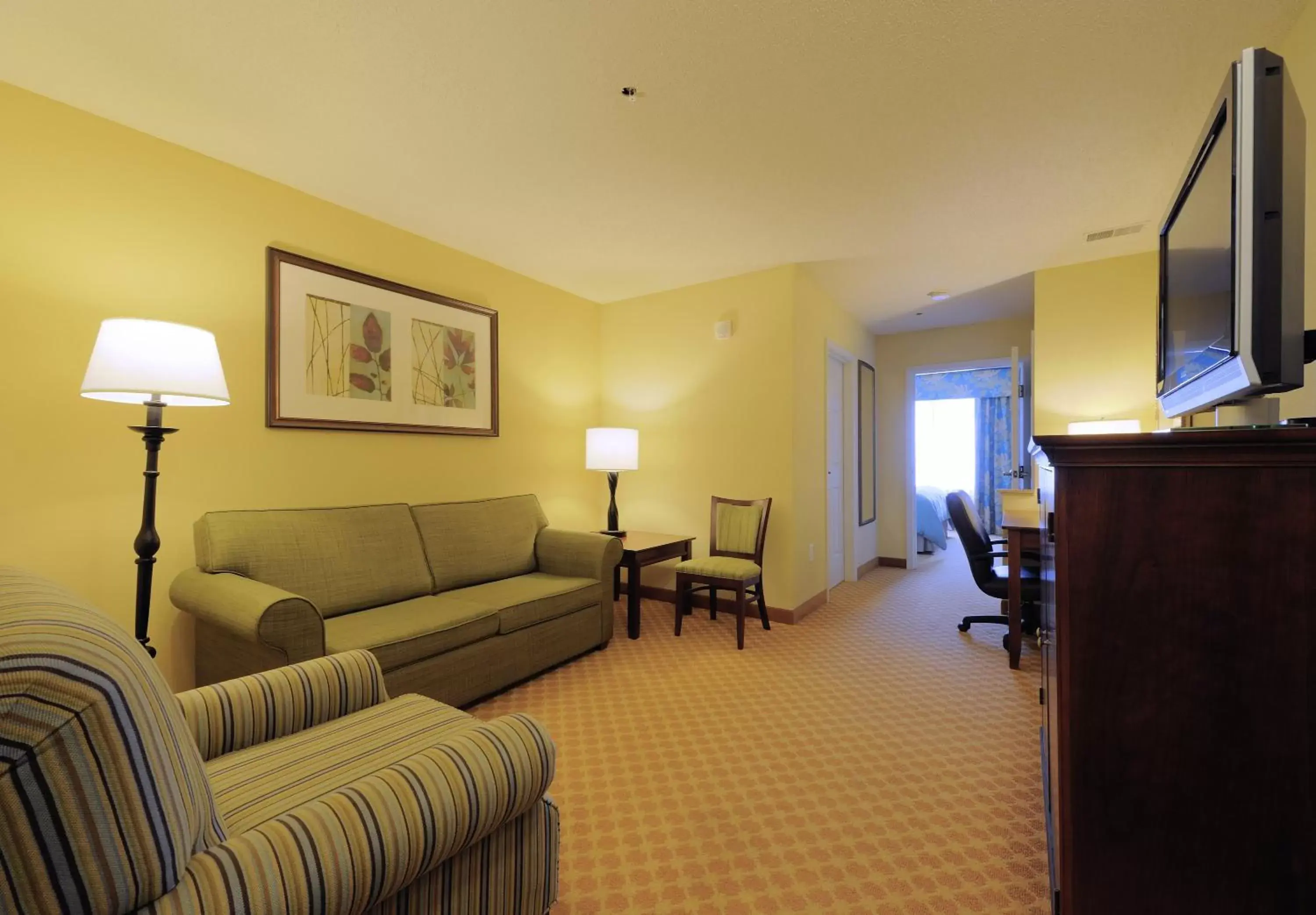 Photo of the whole room, Seating Area in Country Inn & Suites by Radisson, Orangeburg, SC