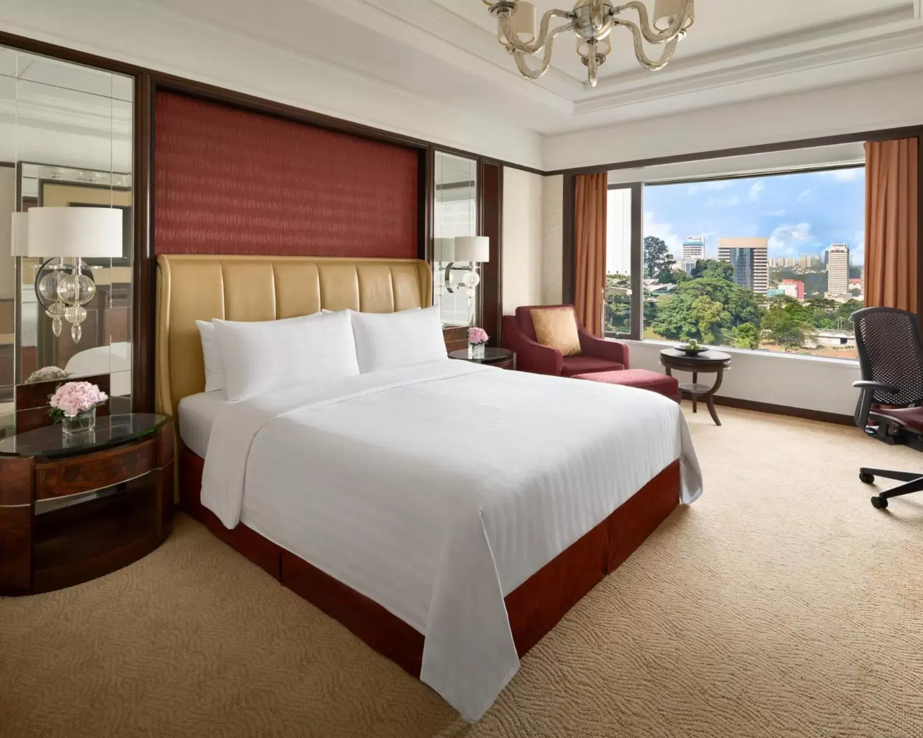 Toilet, Bed in Shangri-La Kuala Lumpur