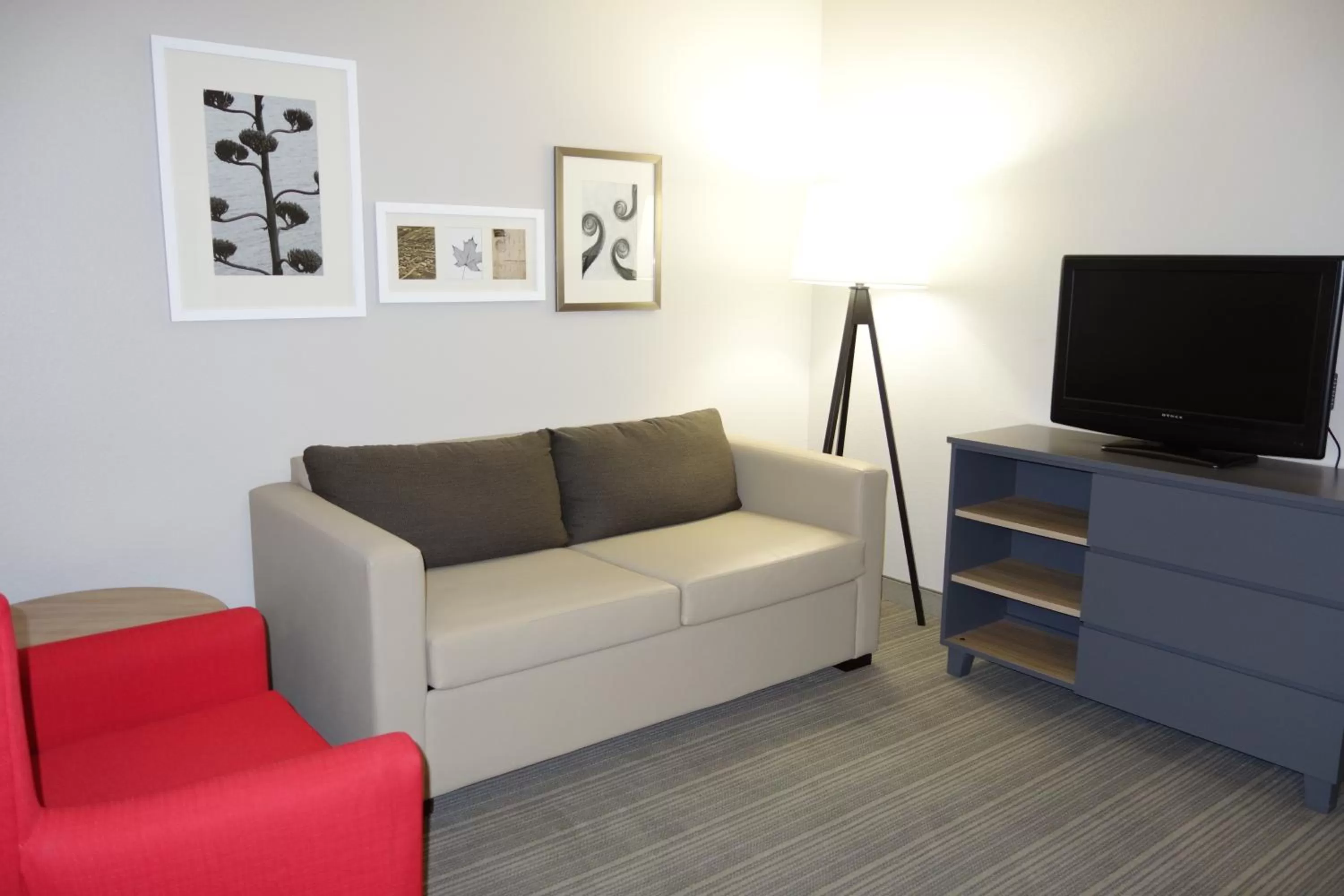 Photo of the whole room in Country Inn & Suites by Radisson, Coralville, IA