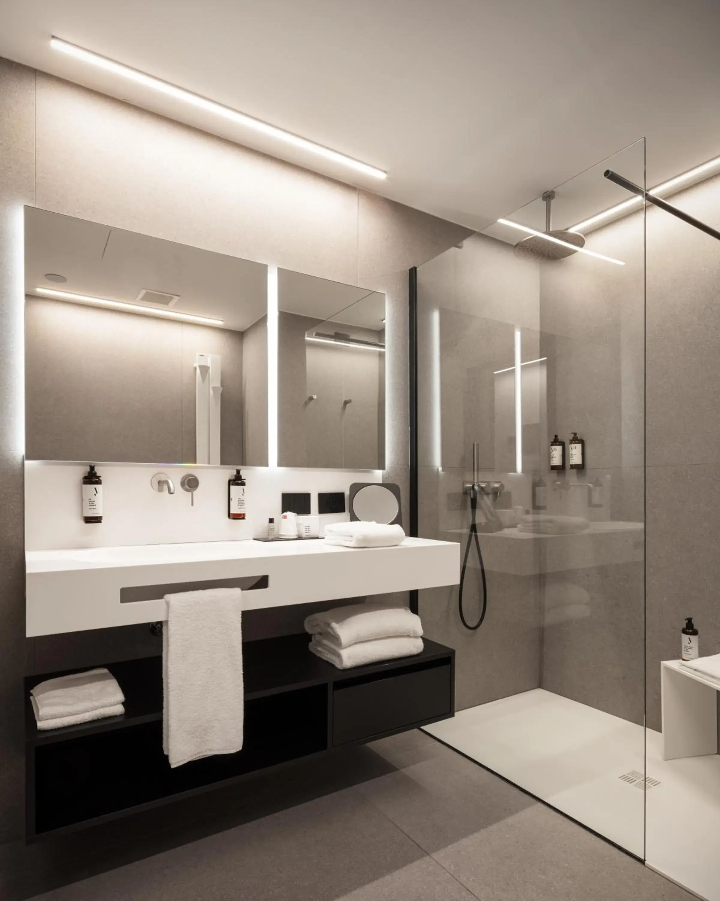 Bathroom in J44 Lifestyle Hotel