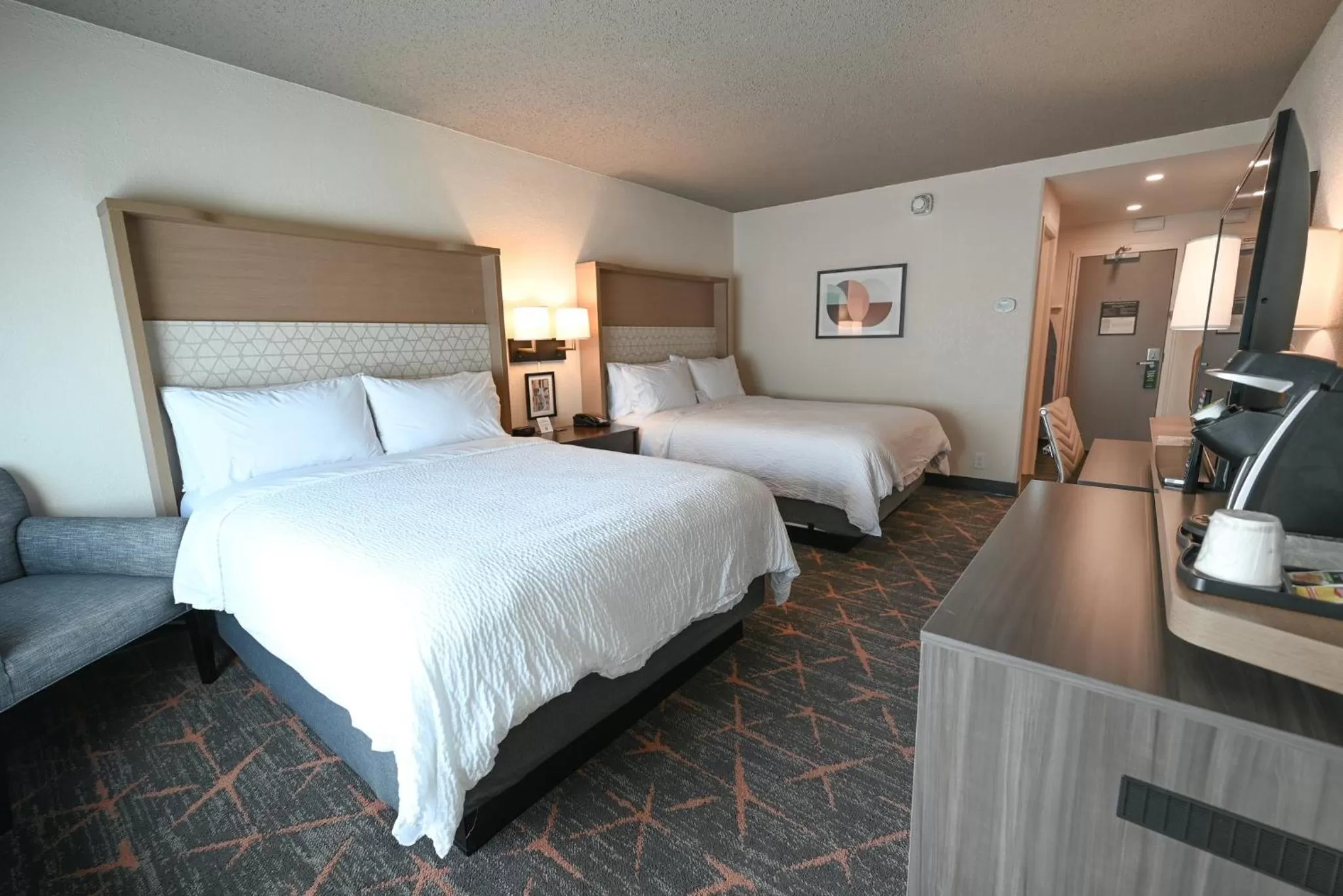 Photo of the whole room, Bed in Holiday Inn Cleveland-Mayfield by IHG