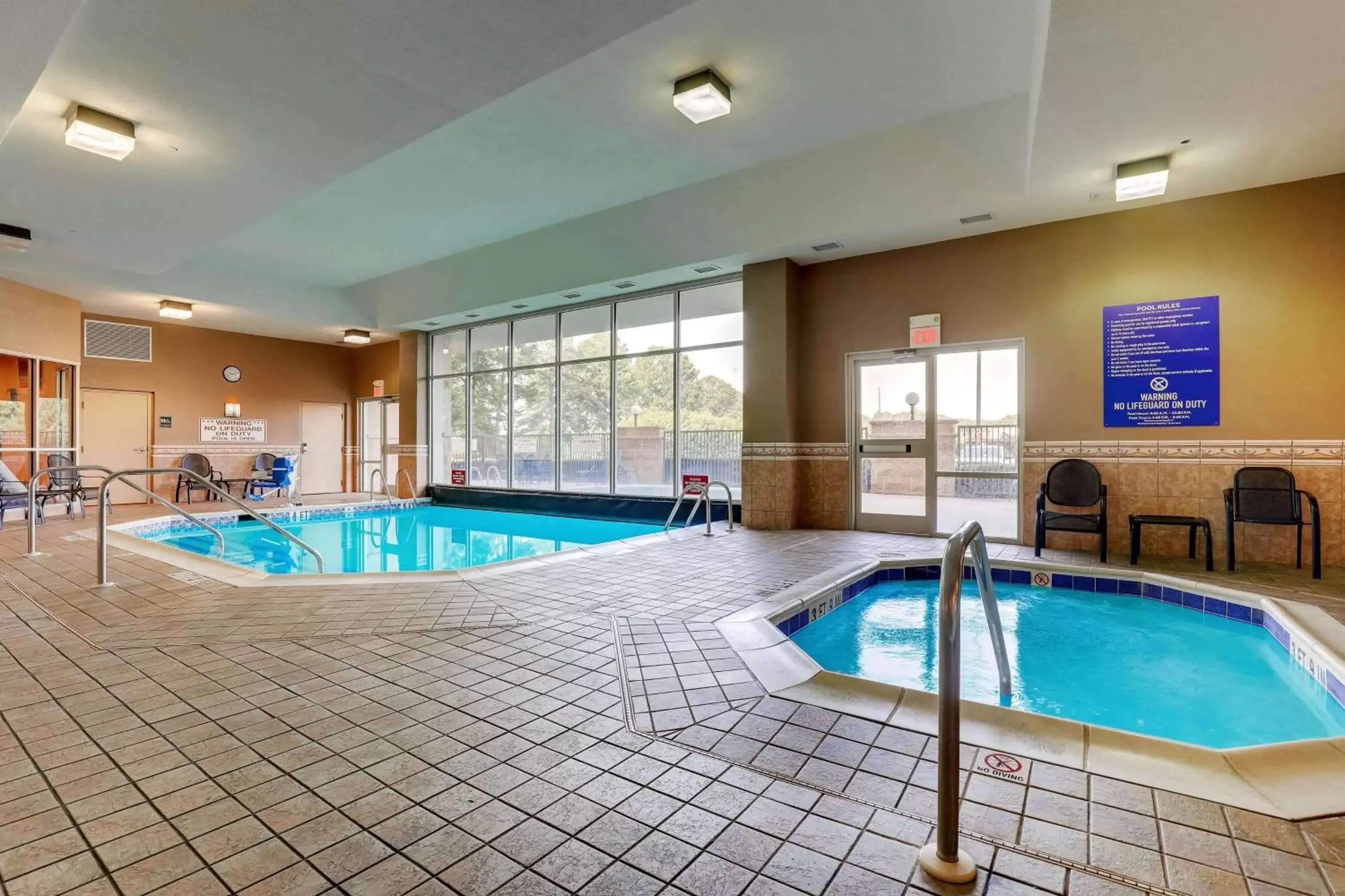 Pool view, Swimming Pool in Drury Inn & Suites Montgomery