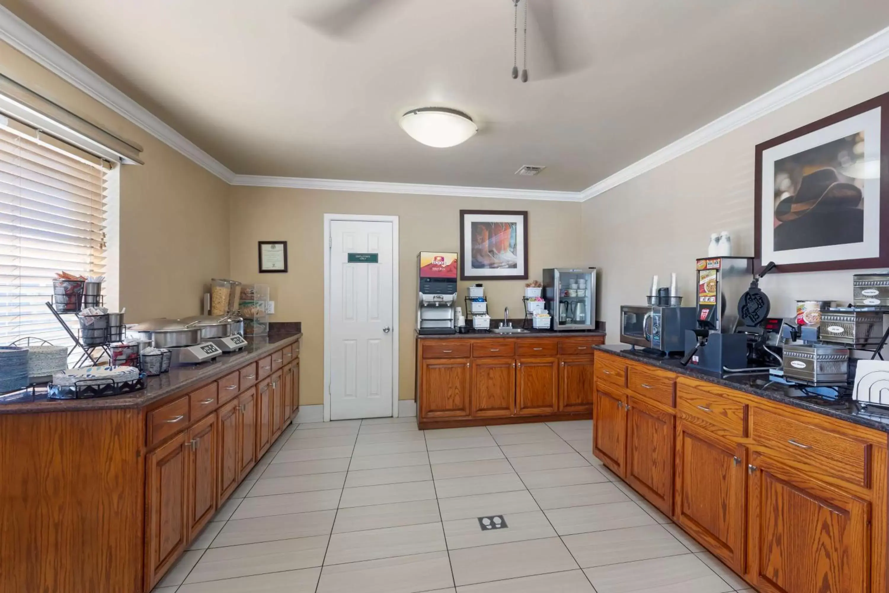 Breakfast in Best Western Caprock Inn Breakfast in Best Western Caprock Inn