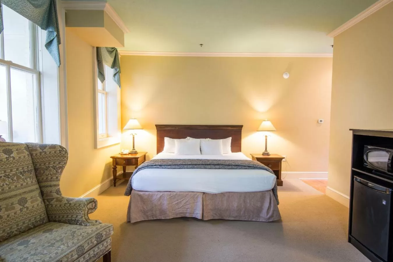 King Suite in Fort Harrison State Park Inn