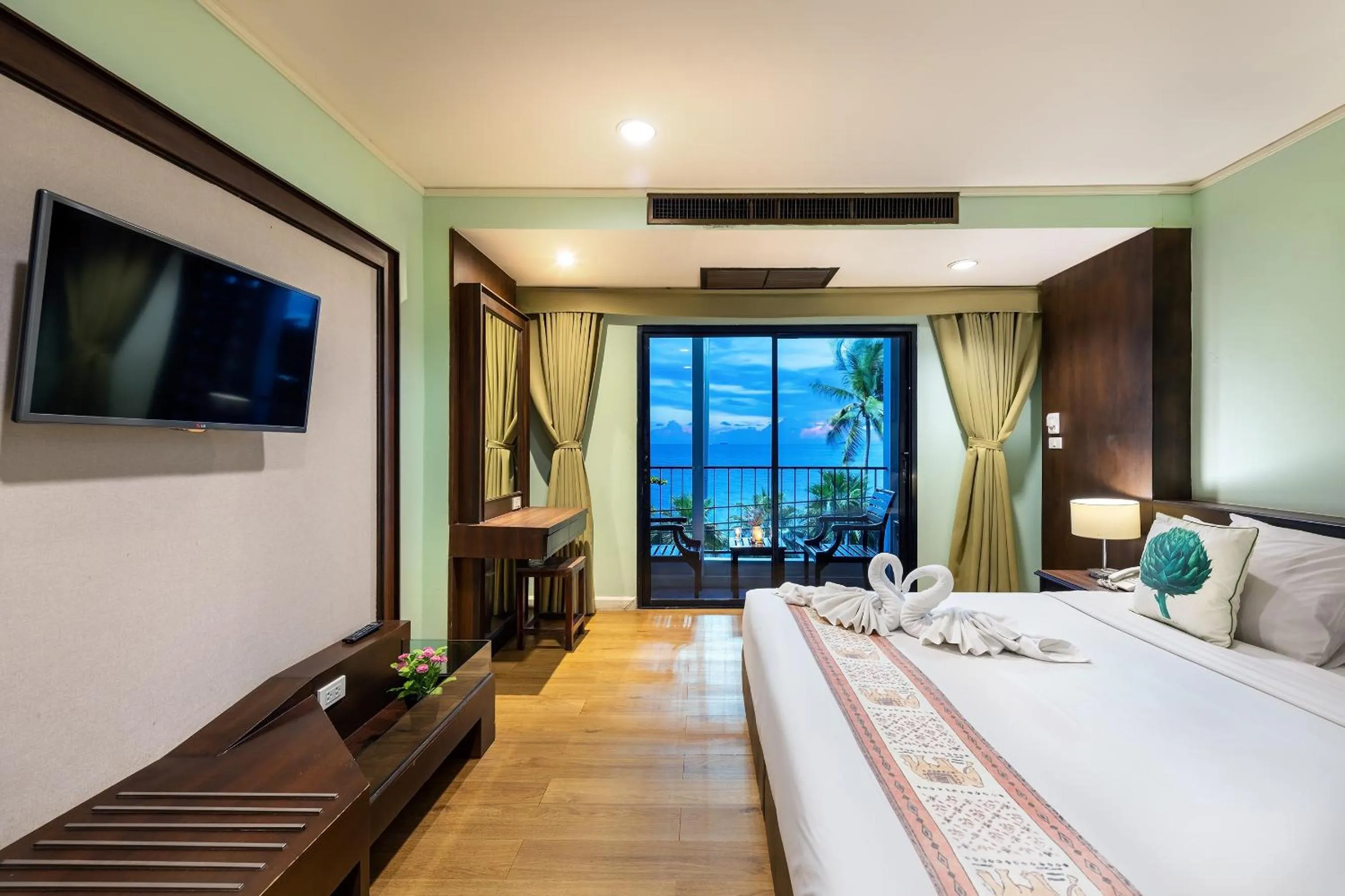 Bedroom, Bed in The Jomtien Twelve