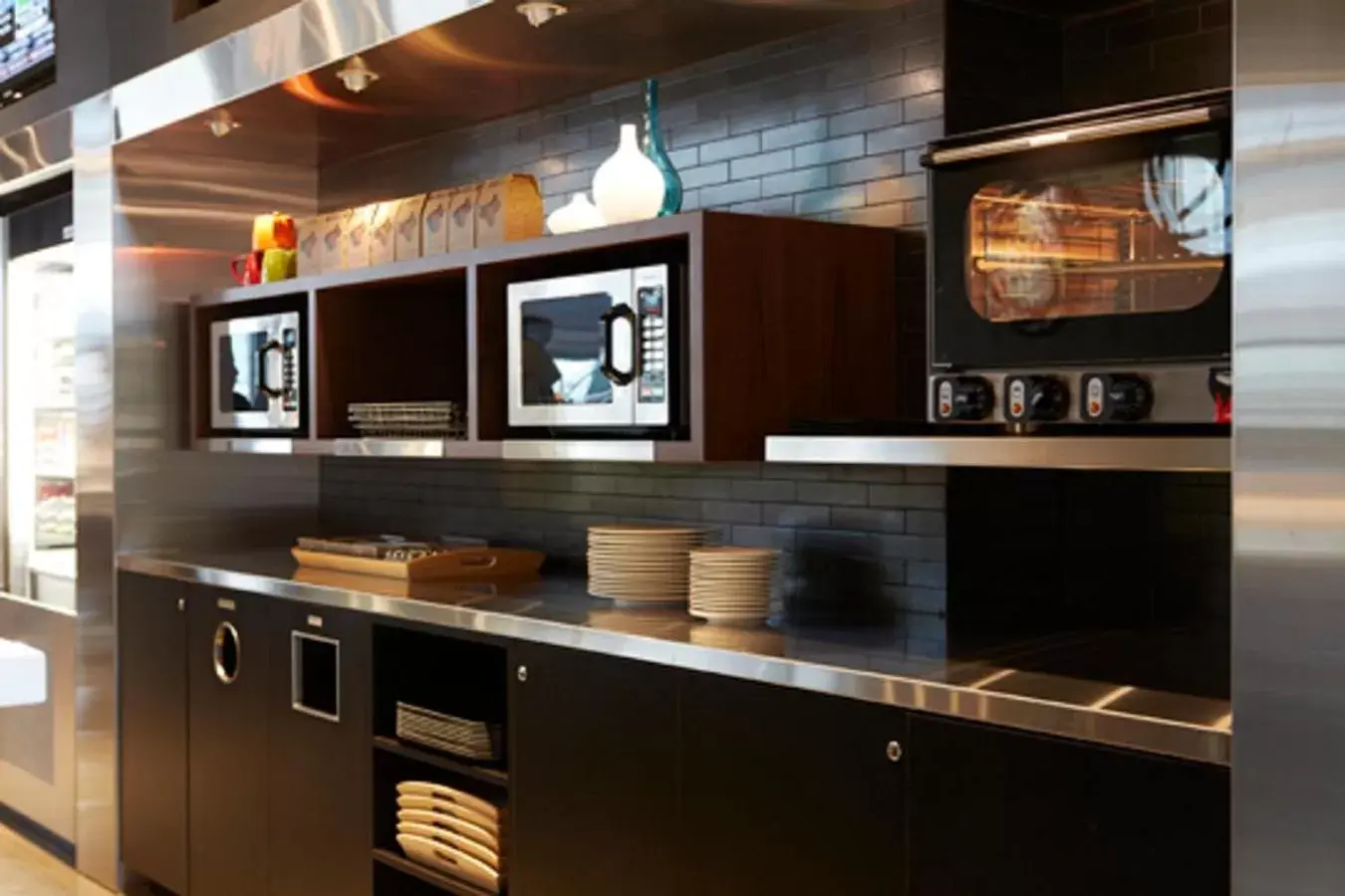 Communal kitchen, Kitchen/Kitchenette in Alt Hotel Halifax Airport