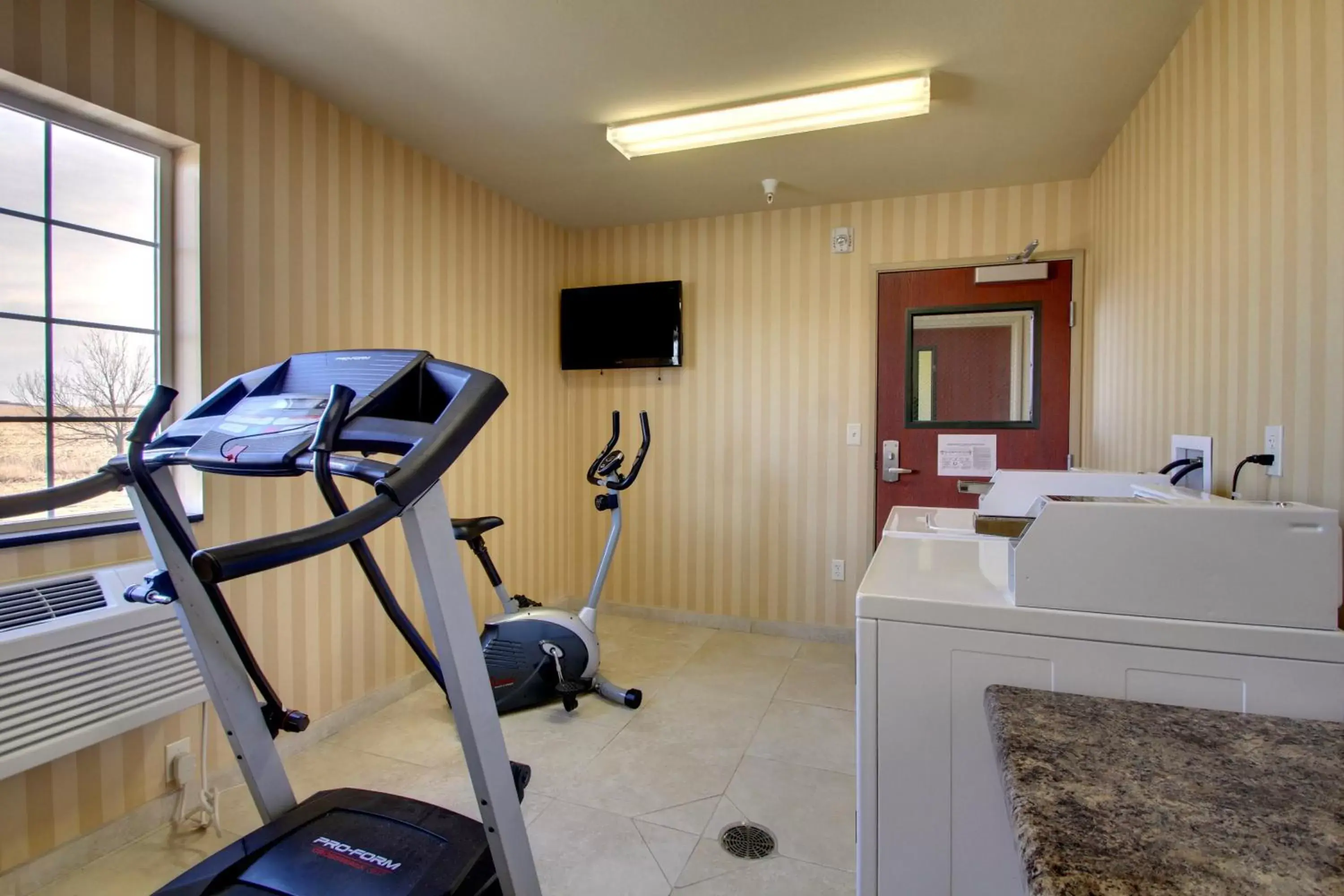 Fitness centre/facilities, Fitness Center/Facilities in Cobblestone Hotel - Wayne
