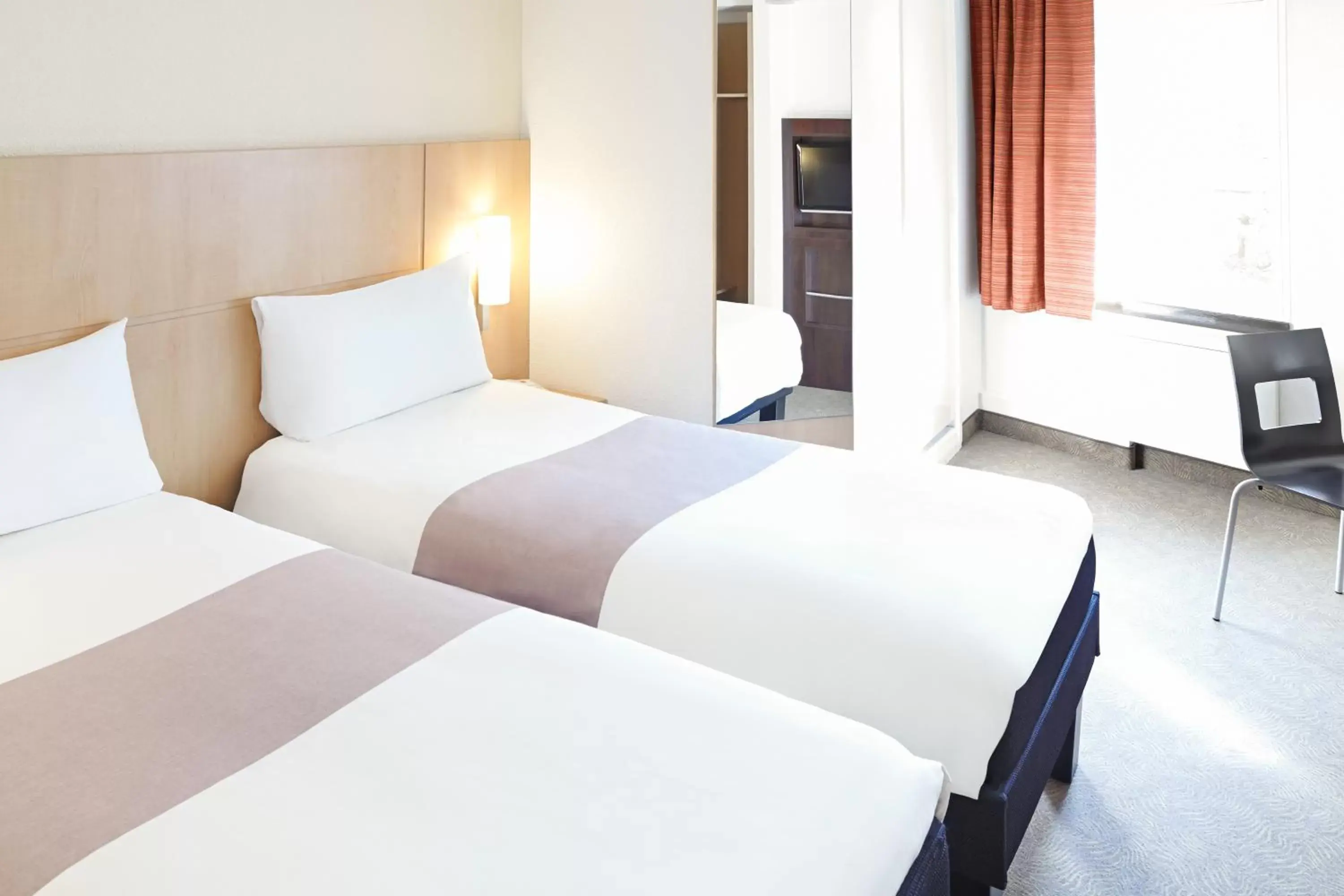 Bedroom, Bed in ibis Birmingham Centre New Street Station Hotel