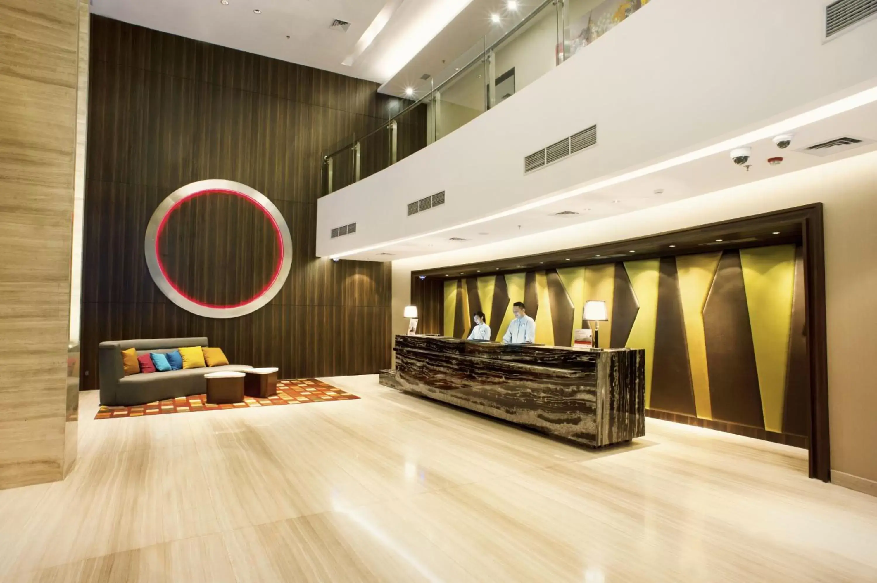 Lobby or reception in Holiday Inn Express Surabaya CenterPoint, an IHG Hotel