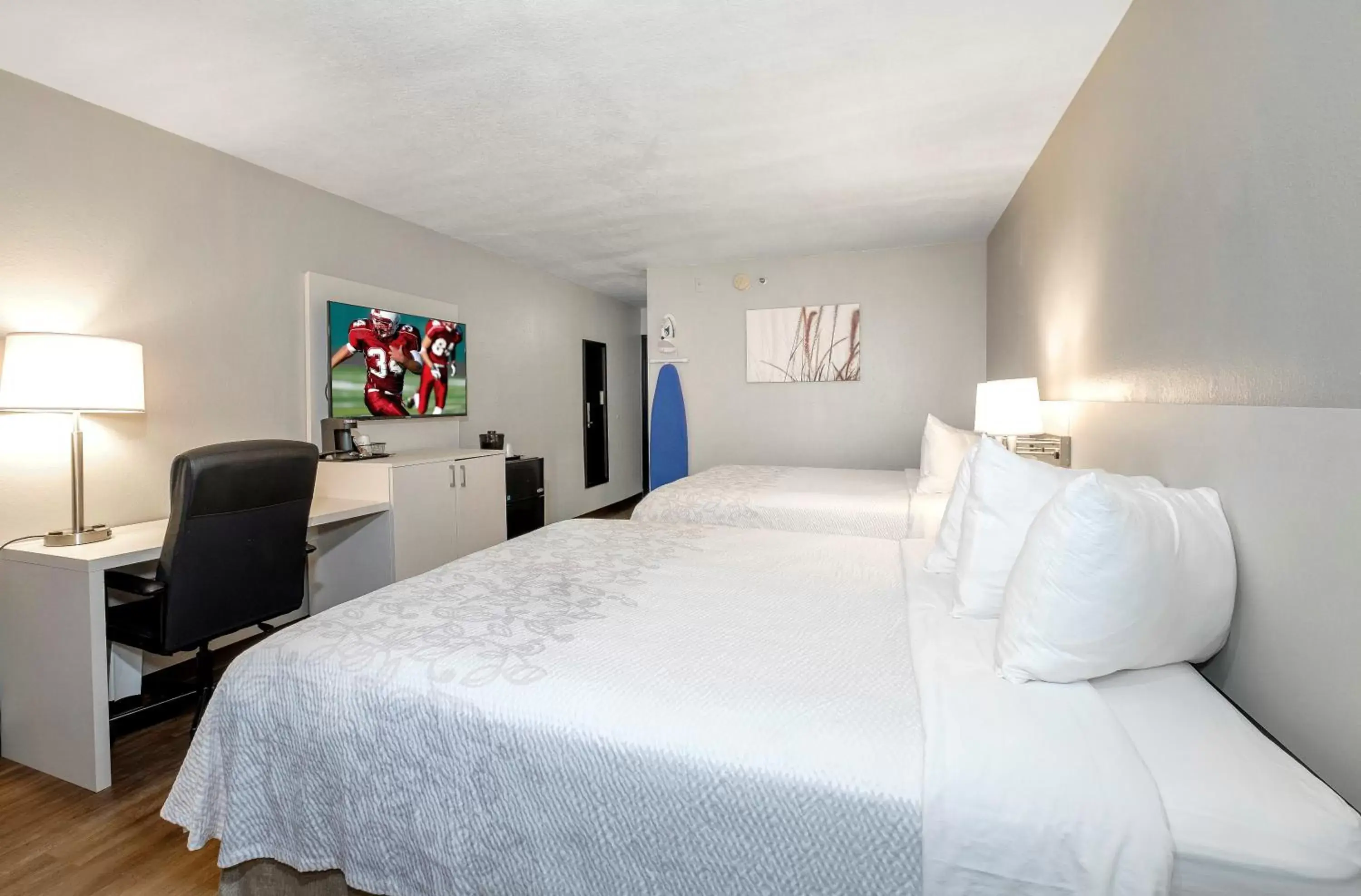 Photo of the whole room, Room Photo in Red Roof Inn PLUS Orlando-Convention Center- Int'l Dr Photo of the whole room, Room Photo in Red Roof Inn PLUS Orlando-Convention Center- Int'l Dr