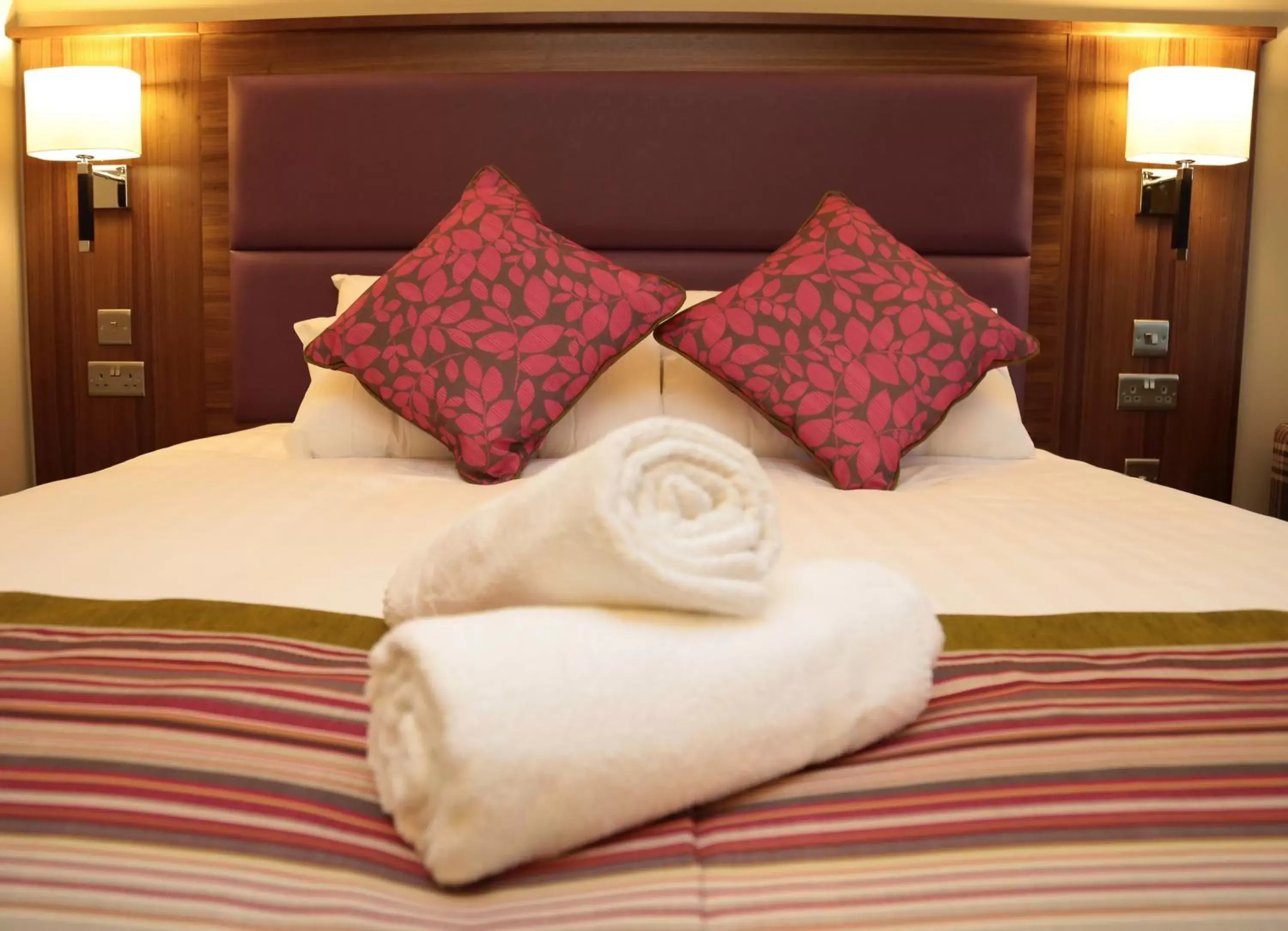 Bed in Best Western Woodlands Hotel