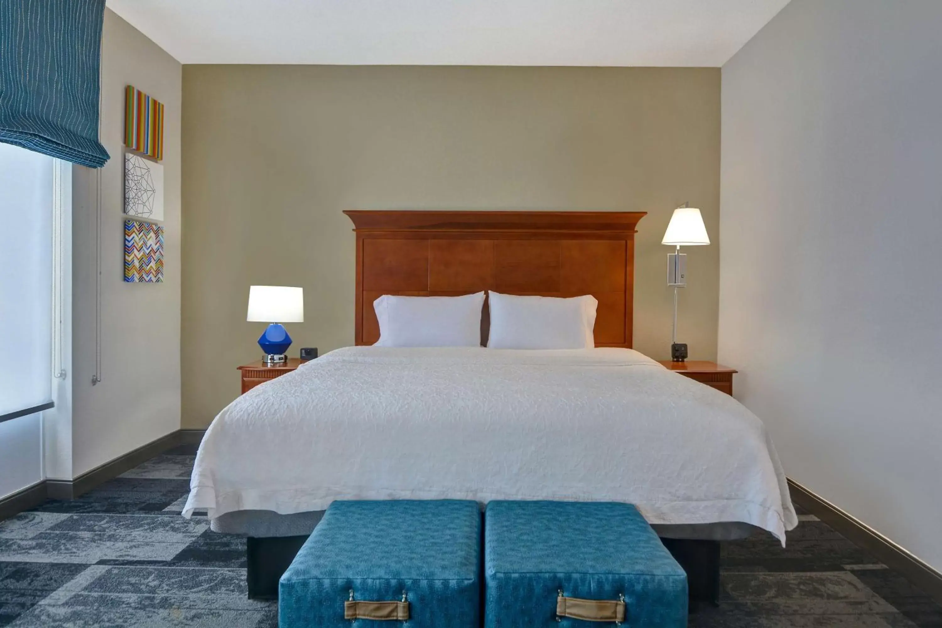Bed in Hampton Inn & Suites Birmingham-Hoover-Galleria