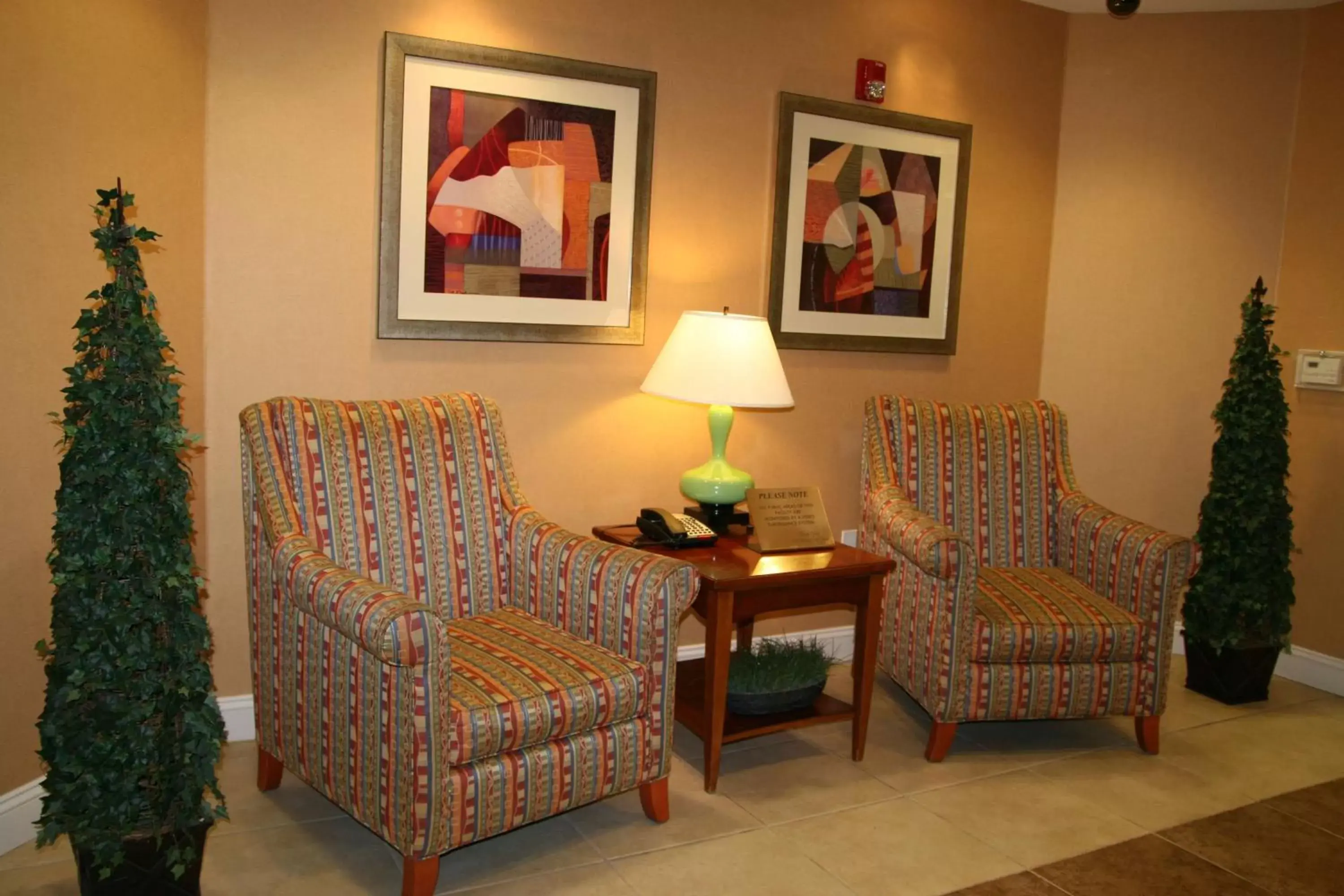 Lobby or reception, Seating Area in Hampton Inn & Suites Lathrop