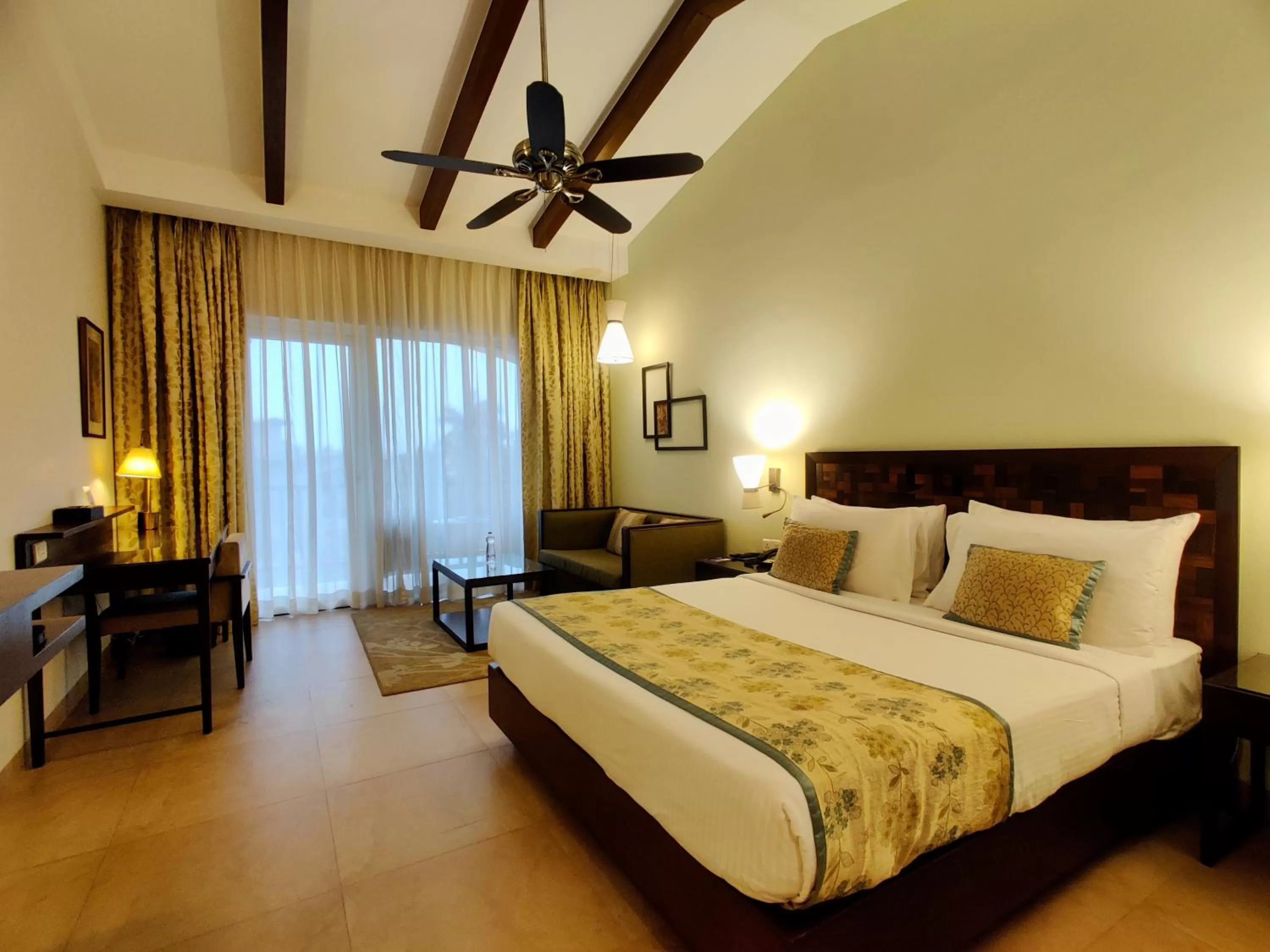 Bed in Fariyas Resort Lonavala