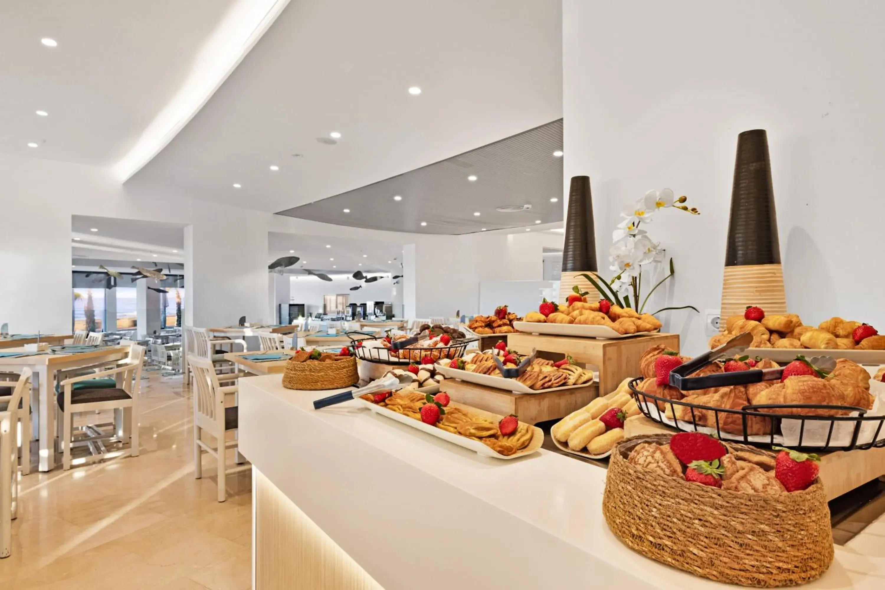 Restaurant/places to eat in Aparthotel Fontanellas Playa Restaurant/places to eat in Aparthotel Fontanellas Playa