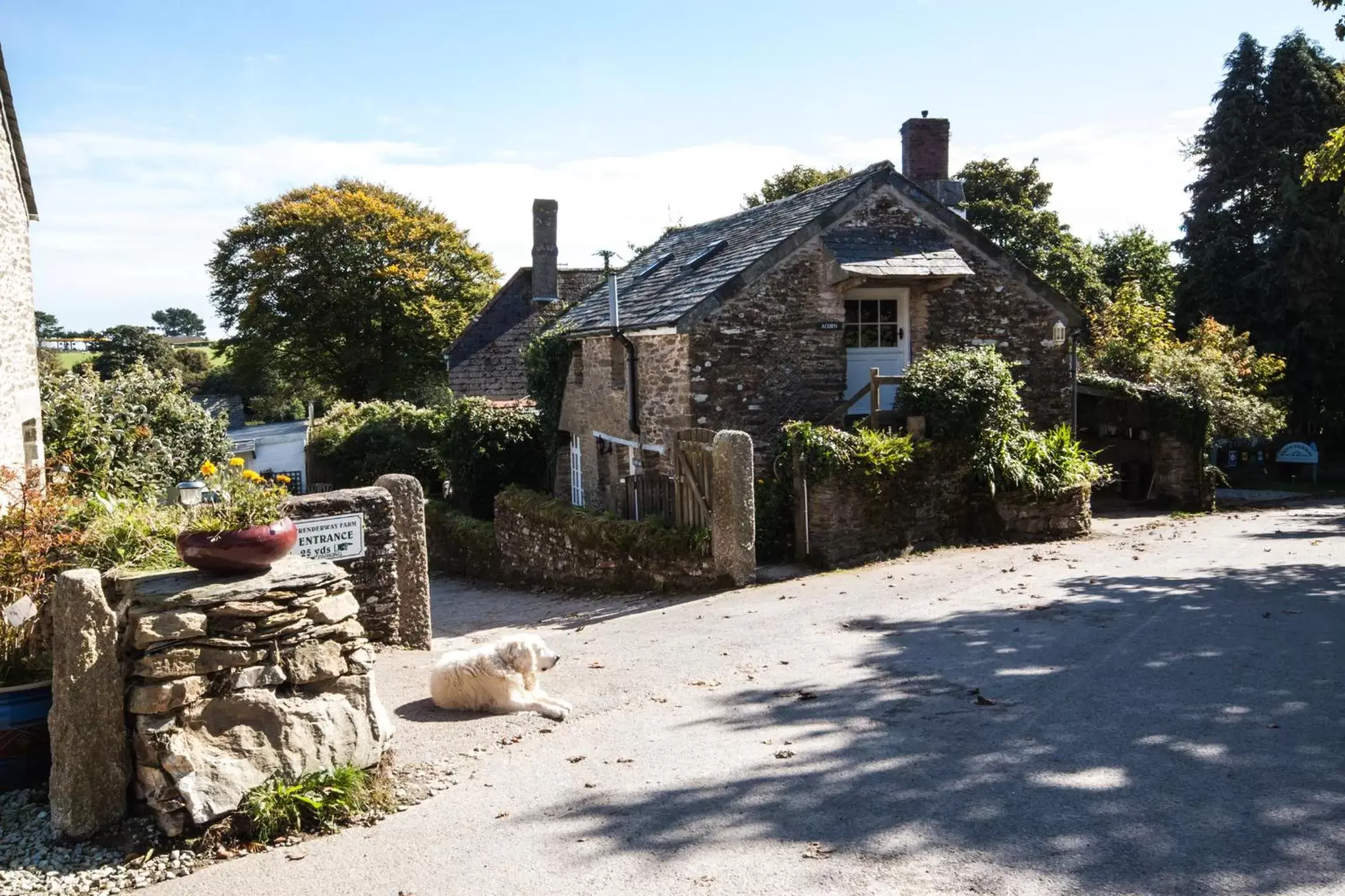 Facade/entrance, Property Building in Trenderway Farm