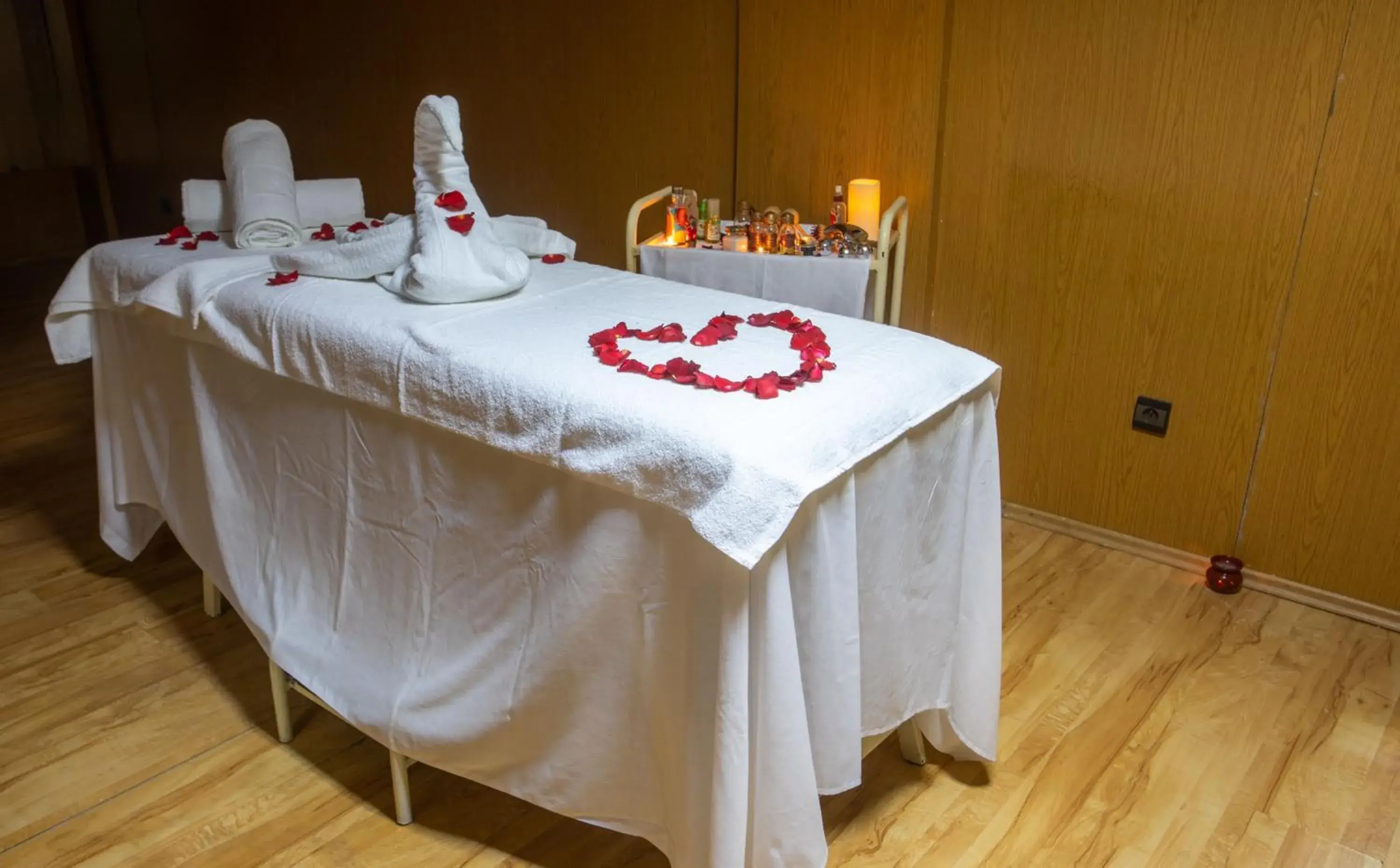 Massage, Bed in Hotel Meriem Marrakech