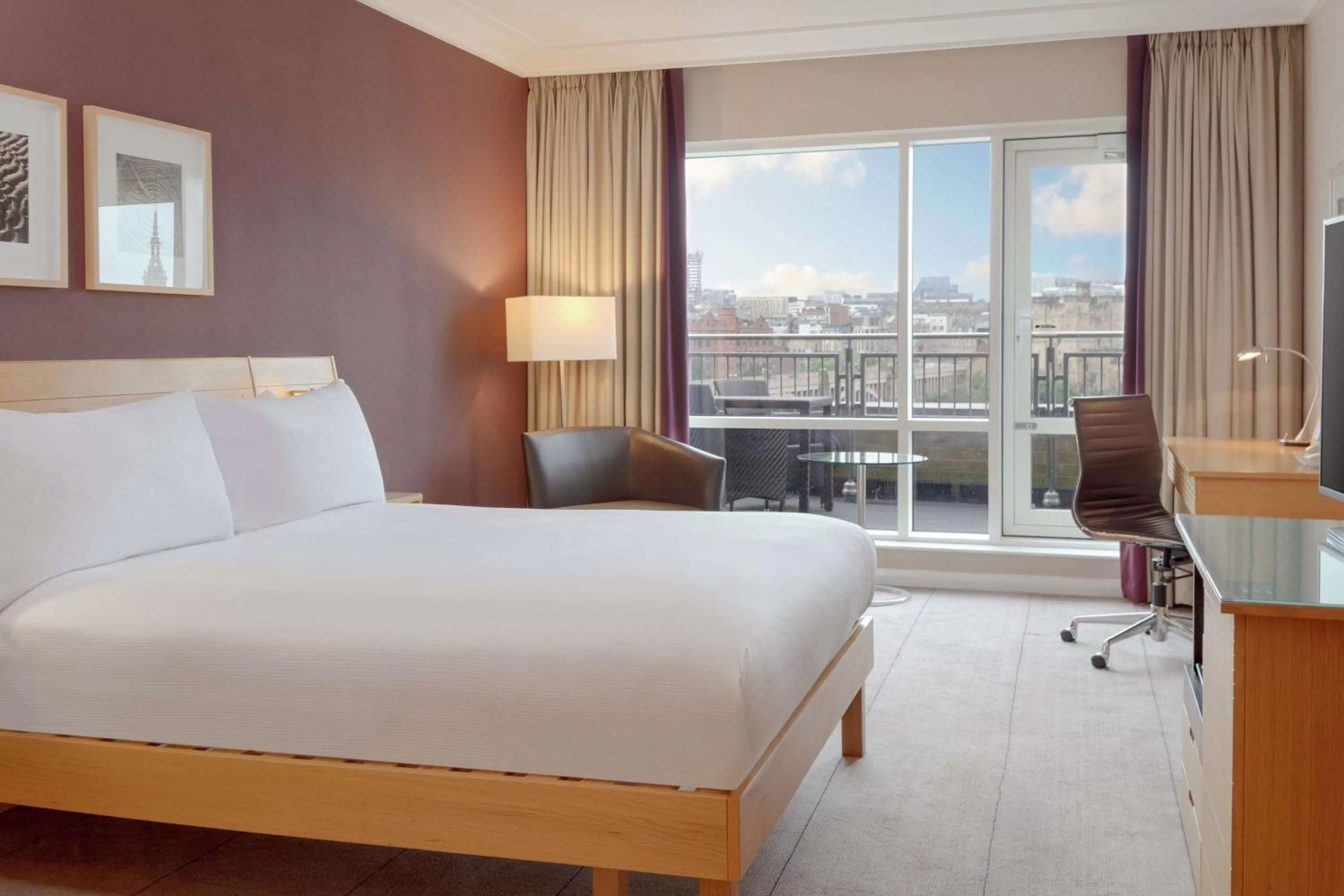 Bedroom, Bed in Hilton Newcastle Gateshead