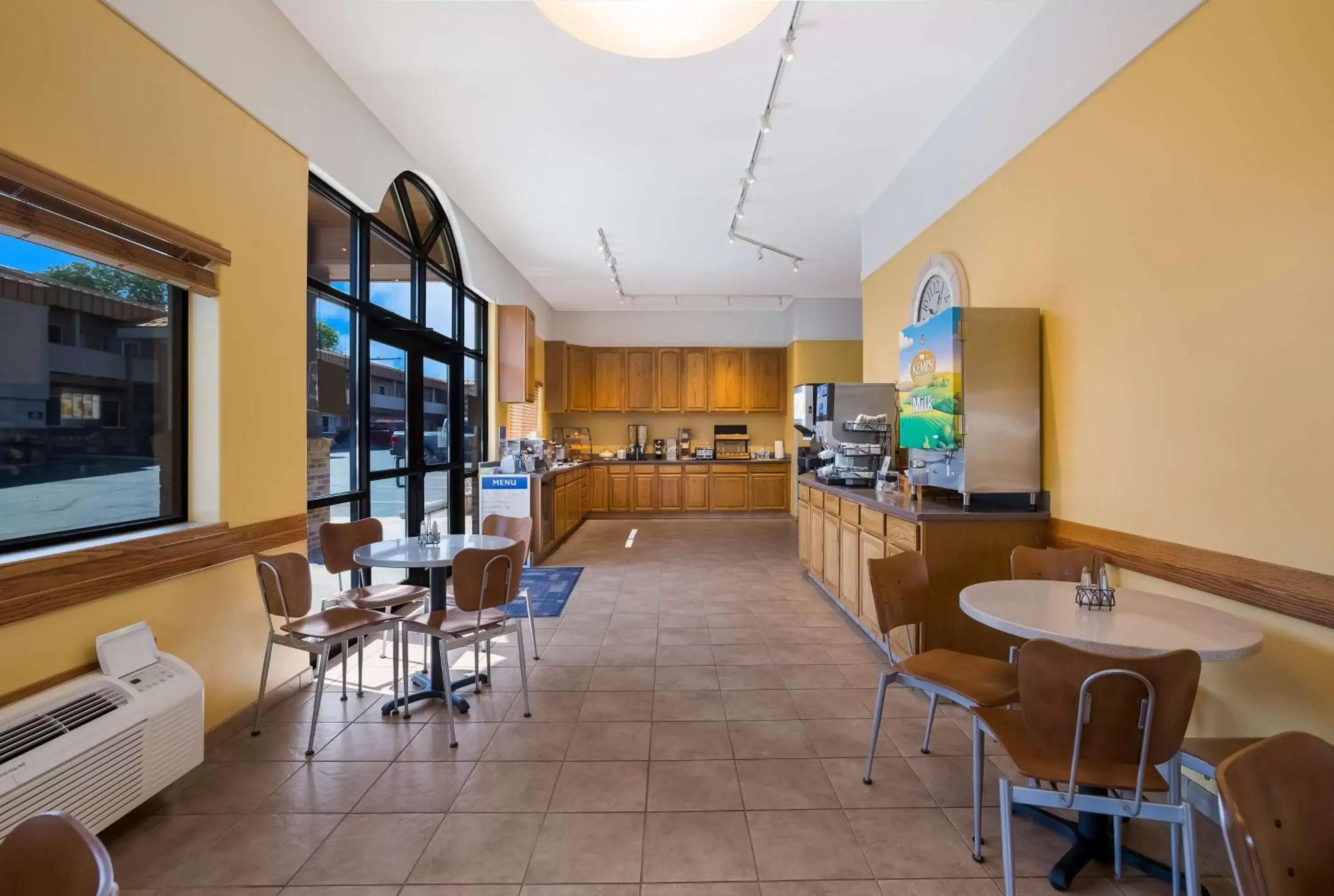 Restaurant/Places to Eat in Best Western Plains Motel