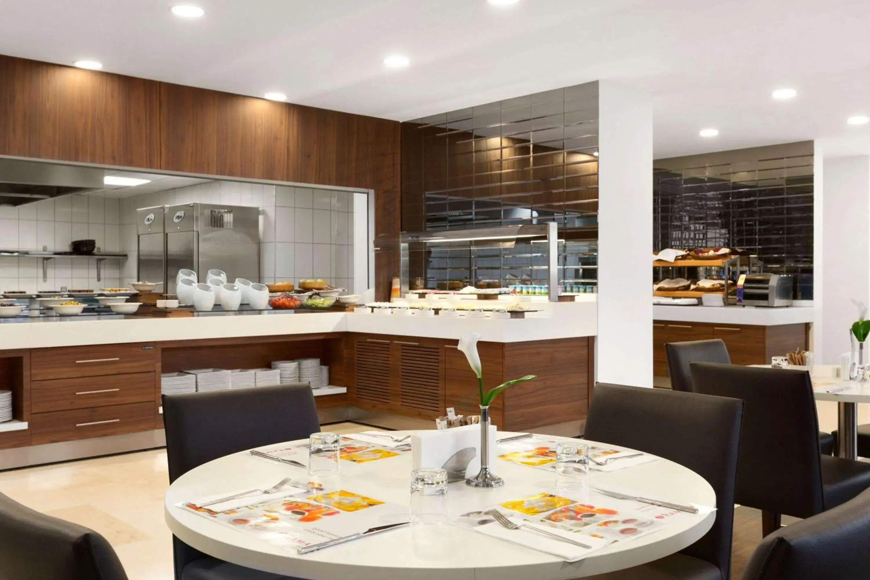 Restaurant/places to eat in Ramada Encore Istanbul Kartal Restaurant/places to eat in Ramada Encore Istanbul Kartal