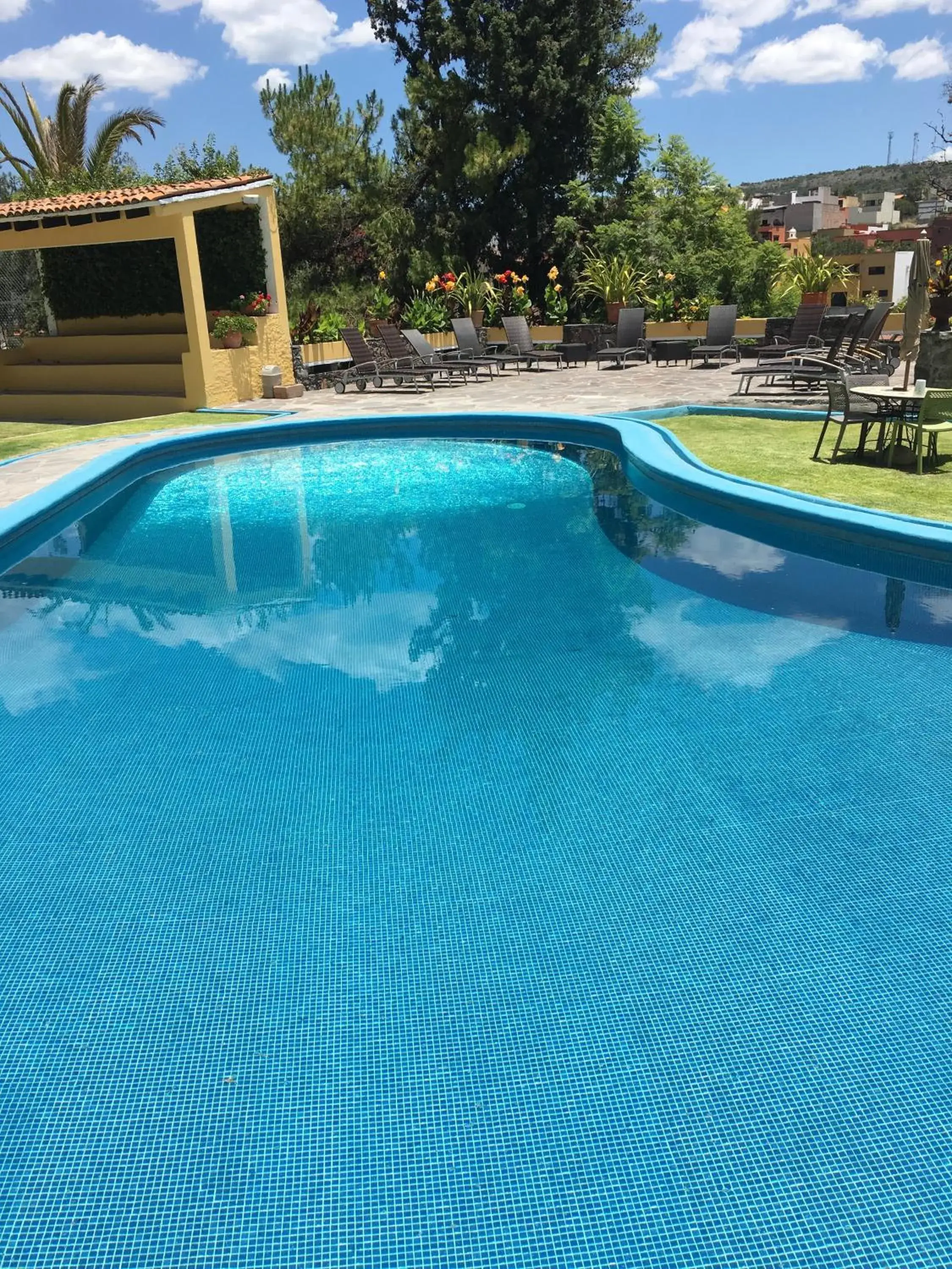 Swimming Pool in Rancho Hotel Atascadero