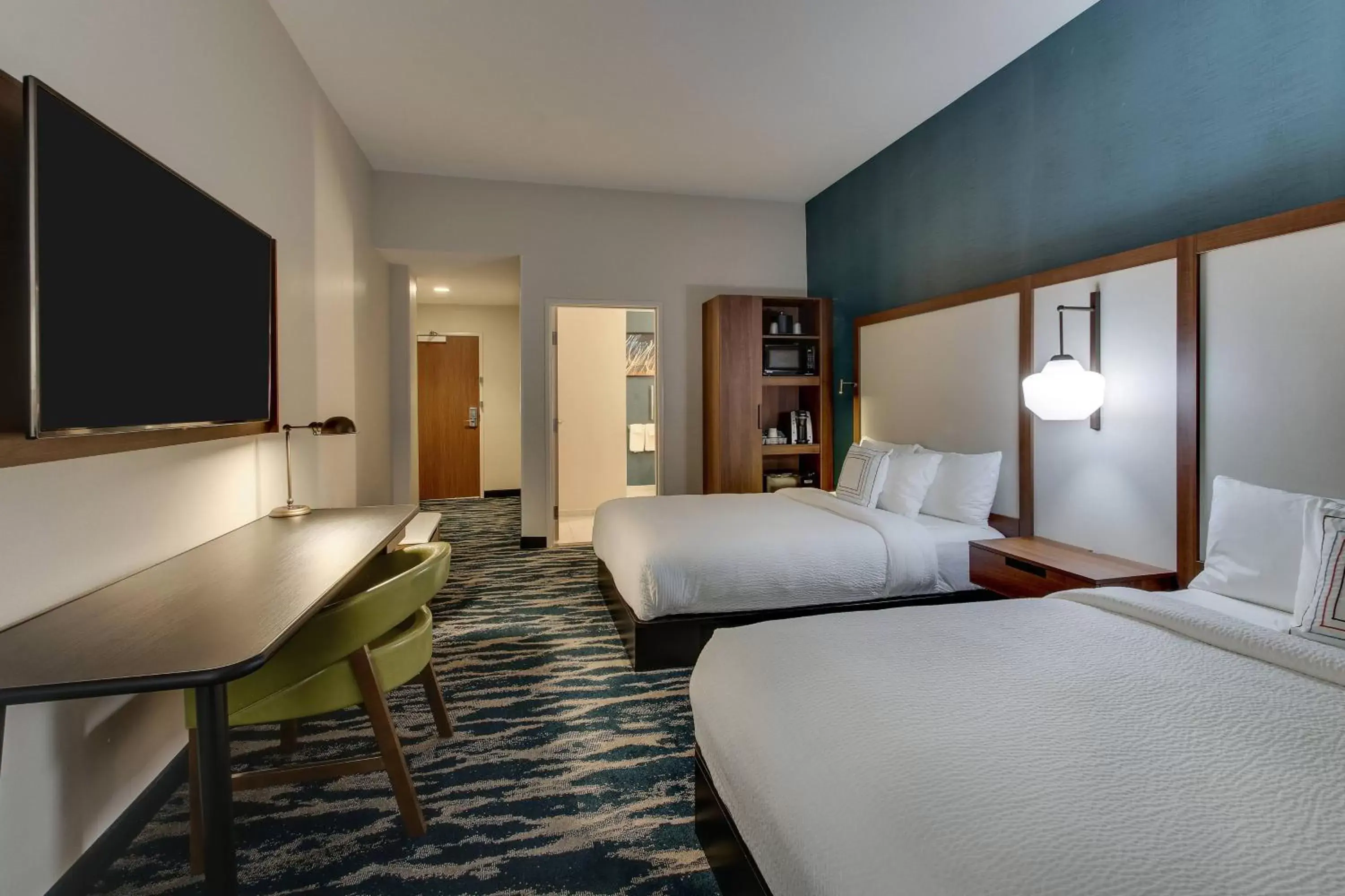 Photo of the whole room, Bed in Fairfield Inn & Suites by Marriott Birmingham Downtown