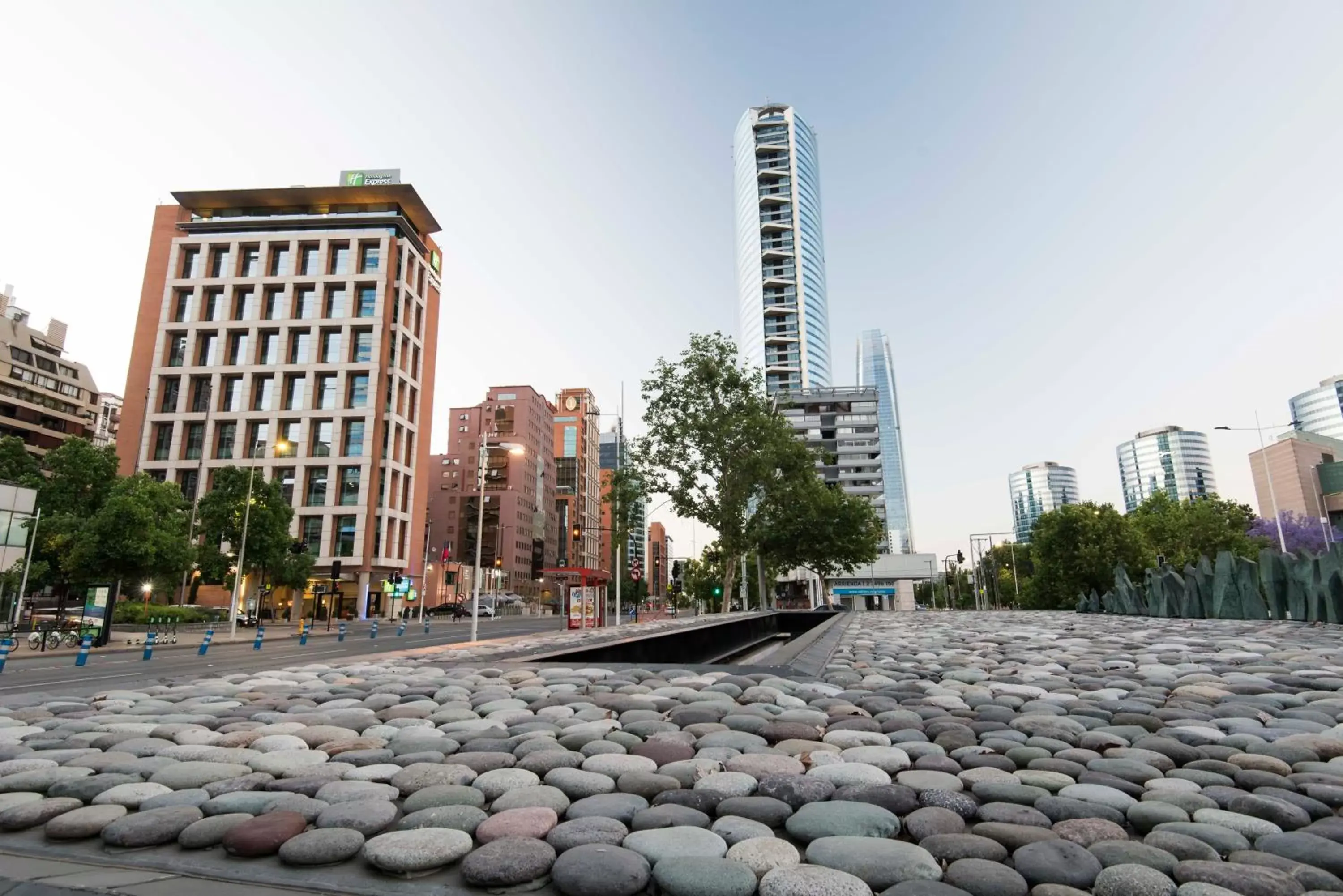 Property building in Holiday Inn Express Santiago Las Condes, an IHG Hotel