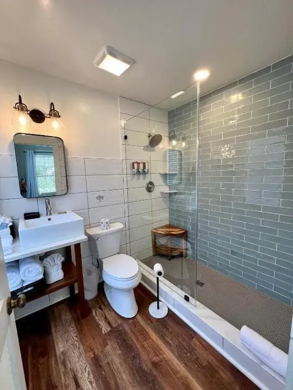 Bathroom in The Porch on Frances Inn - Adults Exclusive