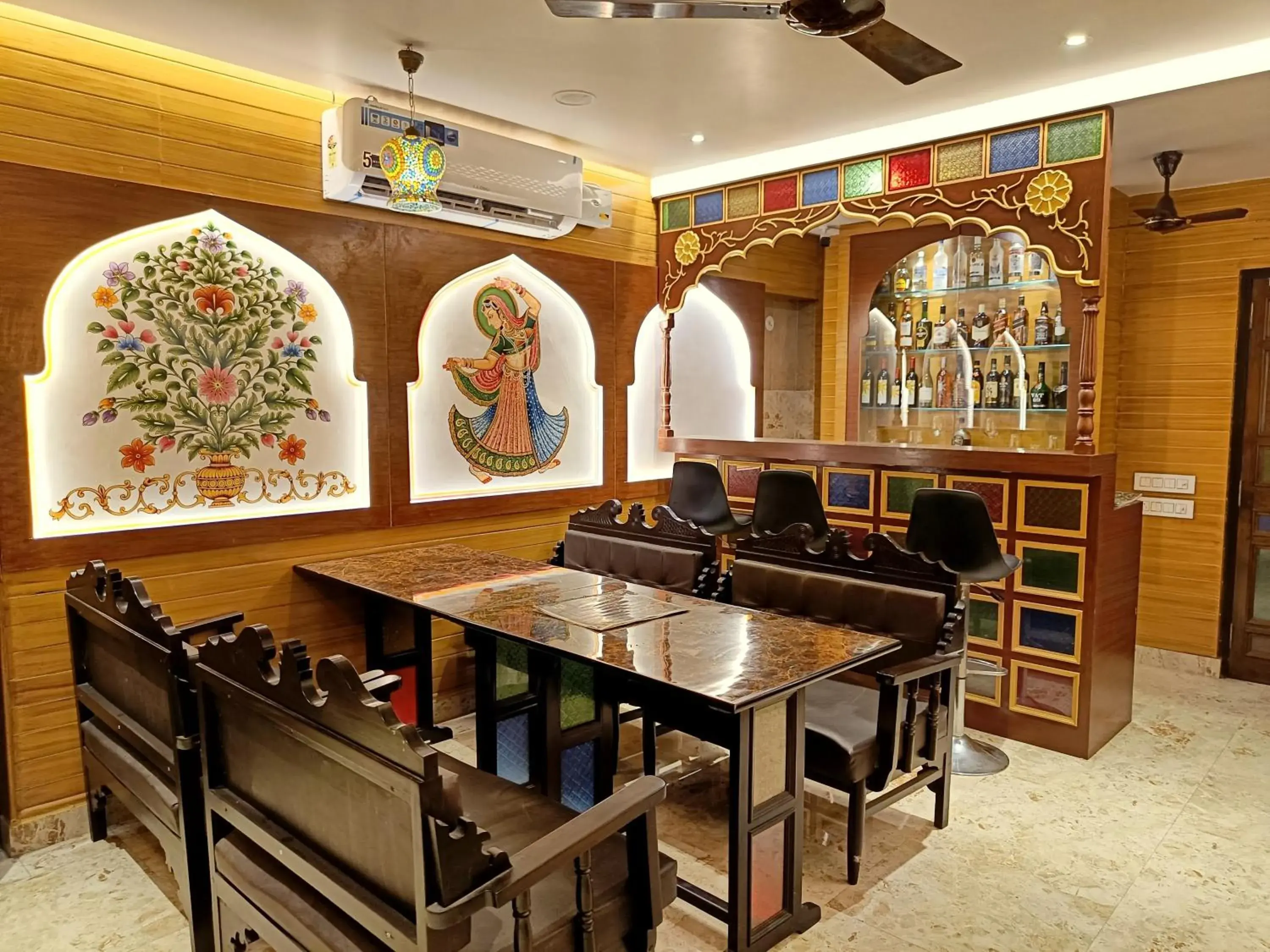 Lounge or bar in Hotel Kalyan