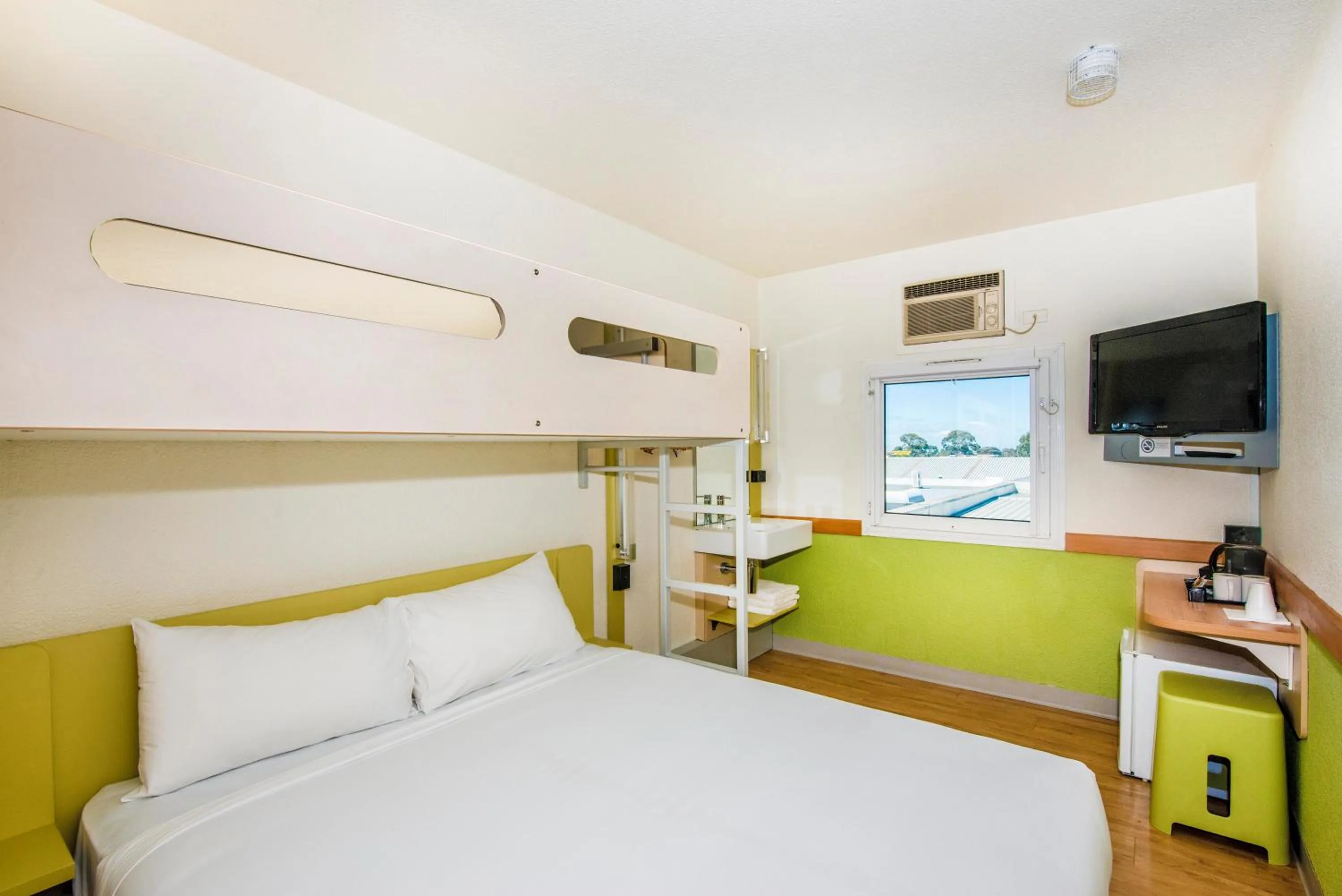 Bedroom, Bed in ibis Budget - Fawkner